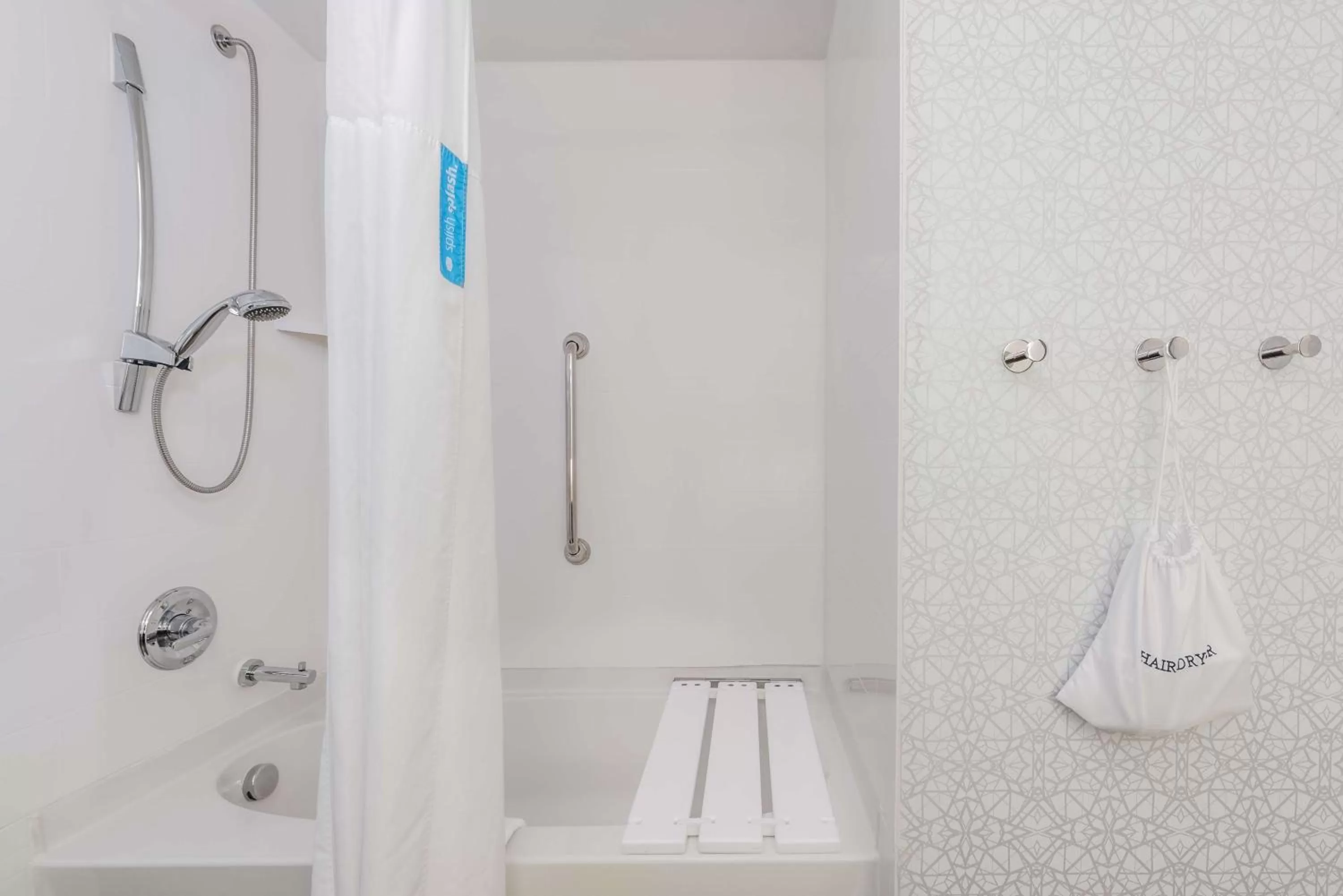 Bathroom in Hampton Inn & Suites Hopkinsville