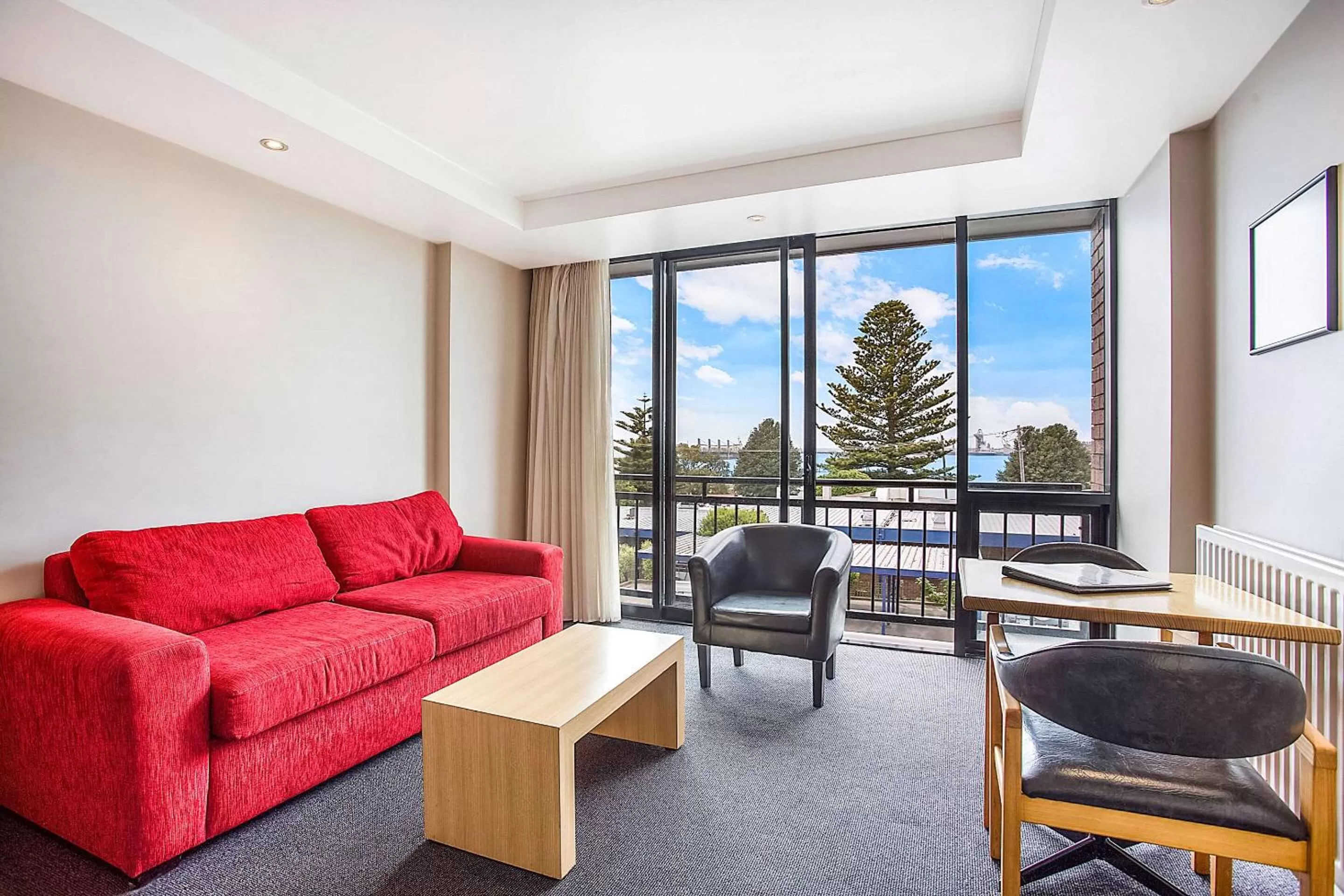 Bedroom in Richmond Henty Hotel