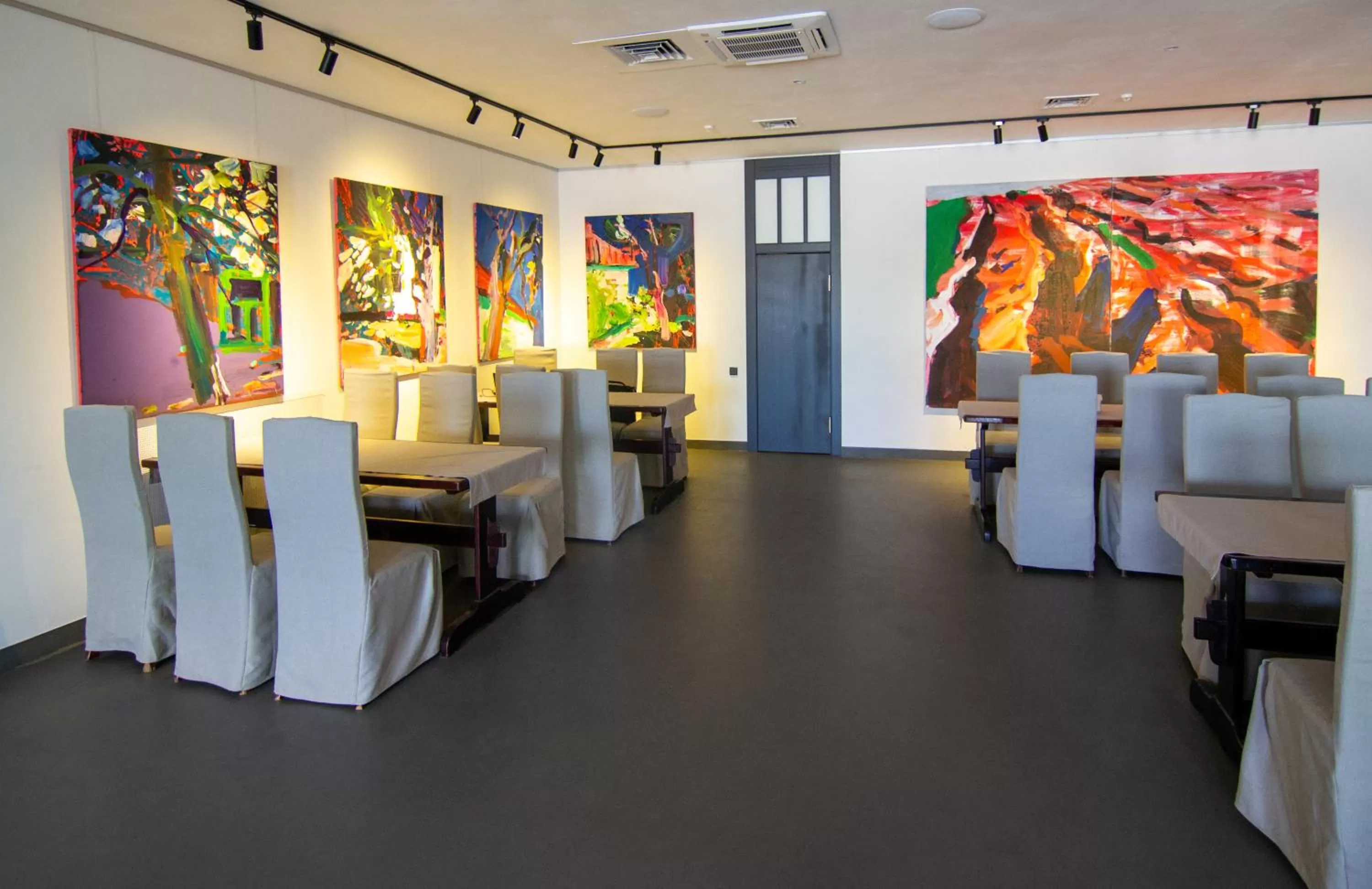 Restaurant/places to eat in Knyazha Hora Hotel