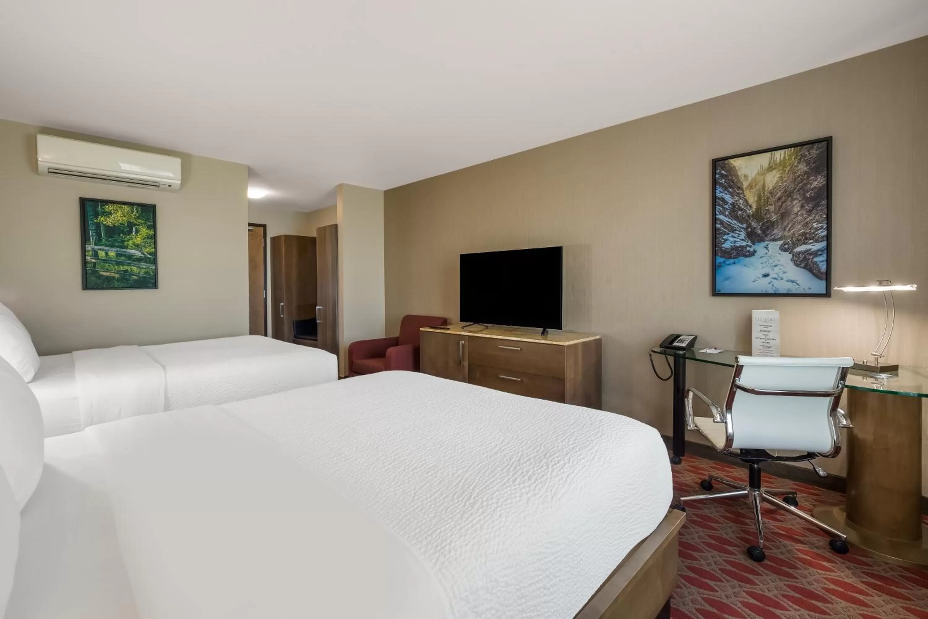 Bedroom, Bed in Hotel 11, MOD A Sonesta Collection