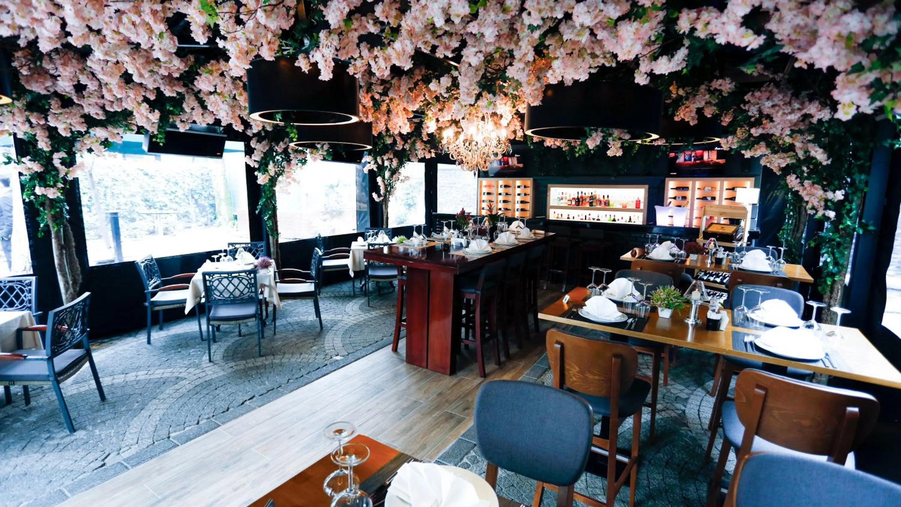 Restaurant/places to eat in Gonluferah Thermal Hotel