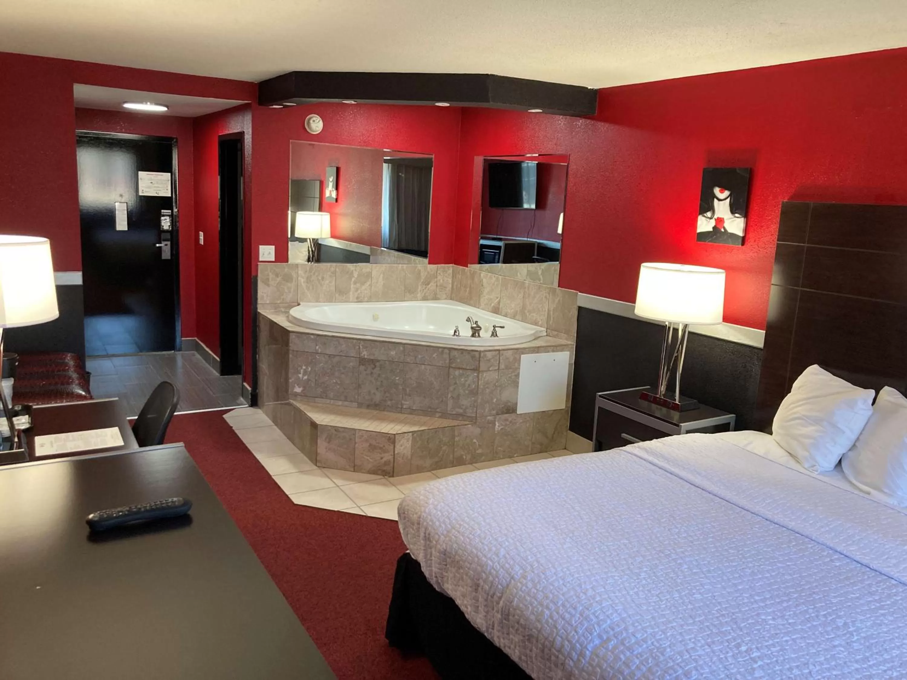 Bedroom, Bed in Best Western Plus Reading Inn & Suites