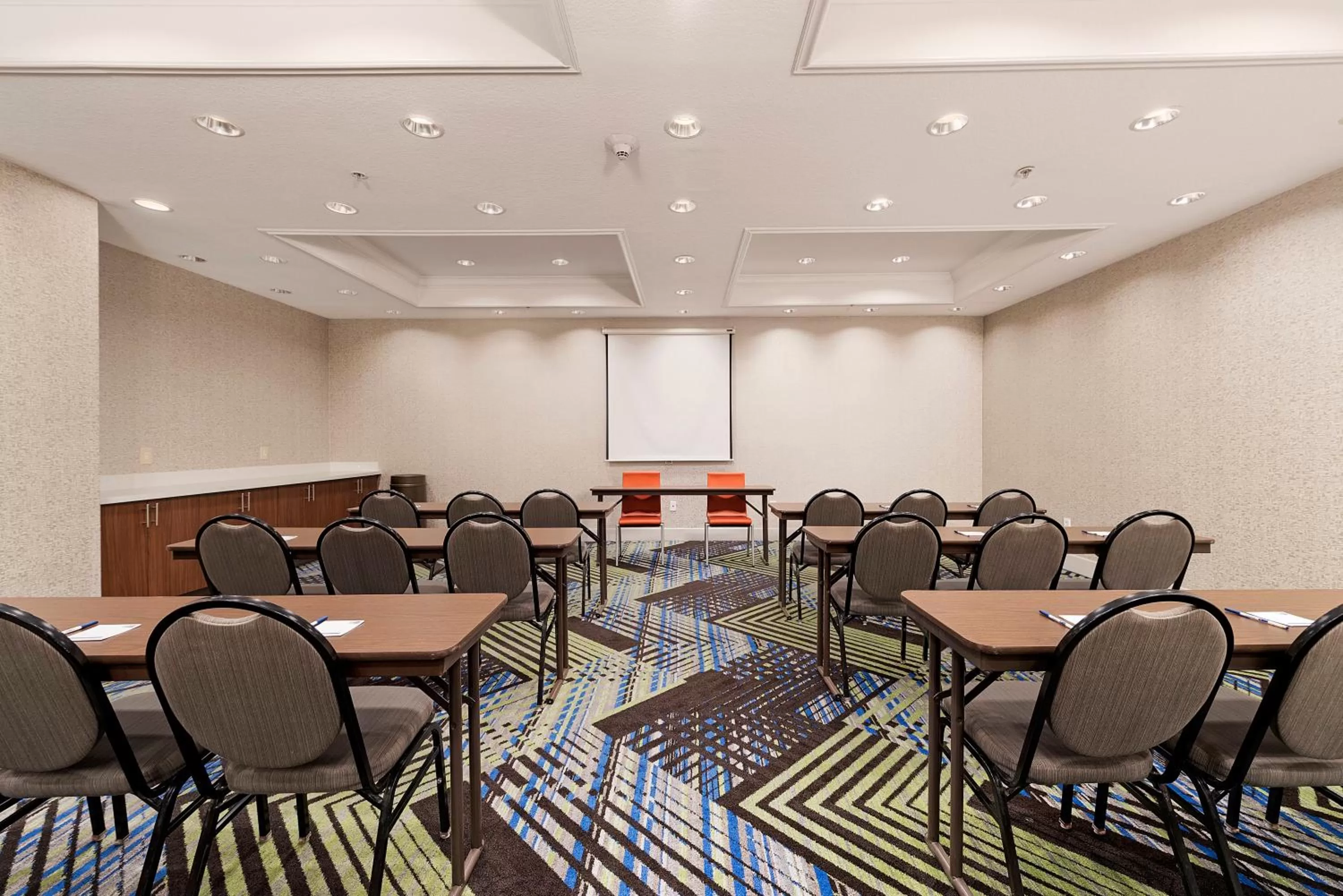 Meeting/conference room in Holiday Inn Express Hotel and Suites Conroe by IHG