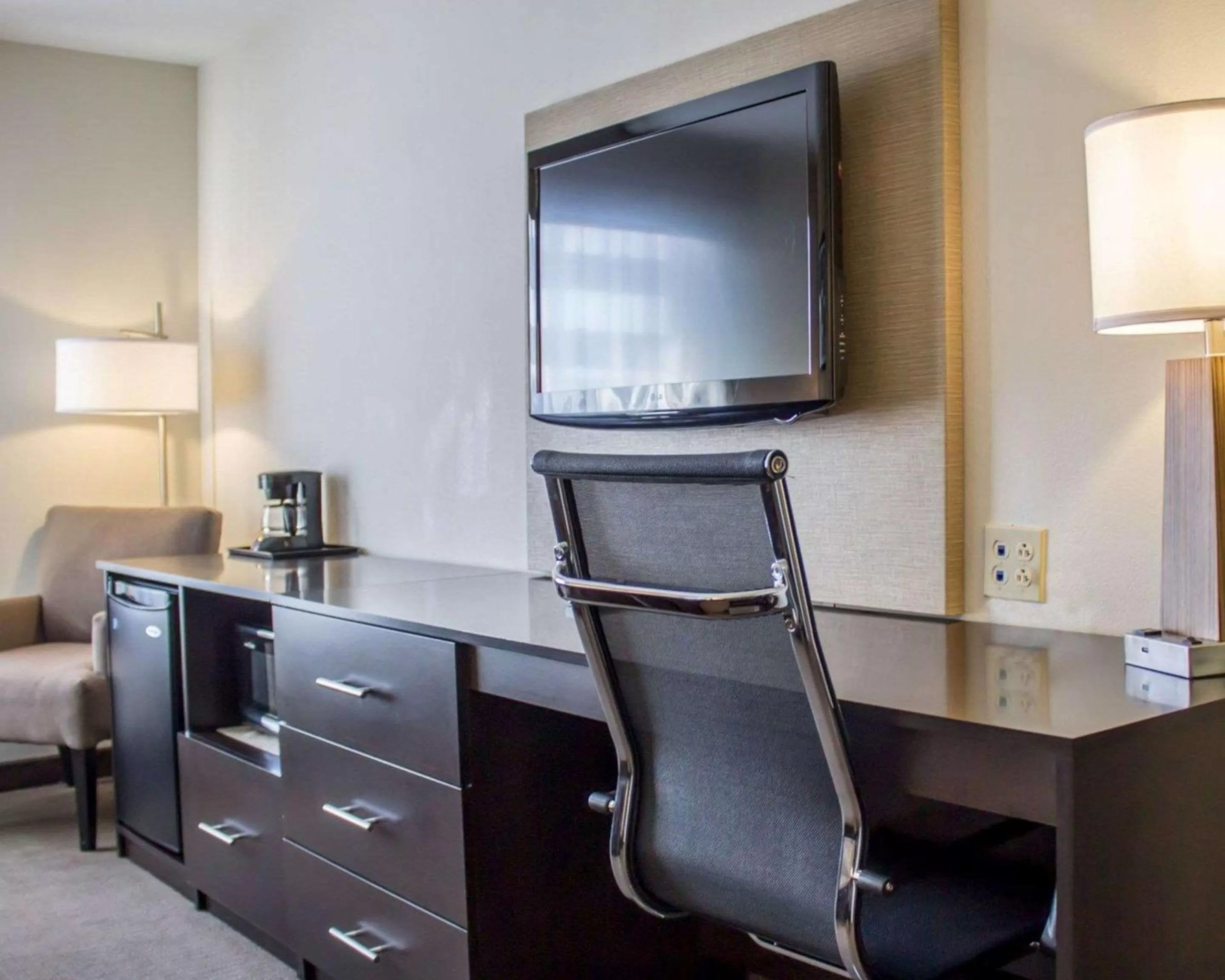 Photo of the whole room in Sleep Inn & Suites Moundsville - Wheeling