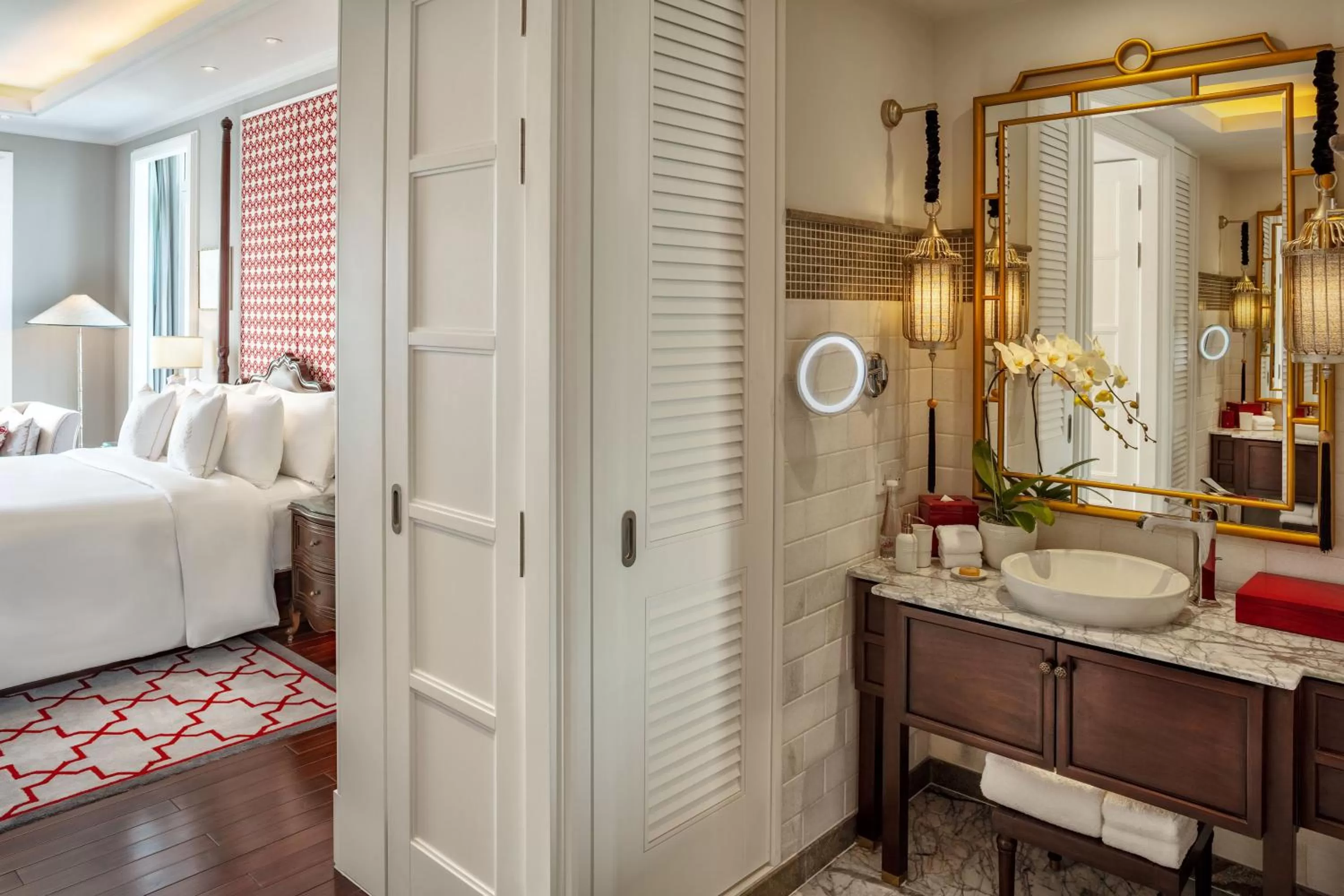 Bathroom, Bed in Mia Saigon – Luxury Boutique Hotel
