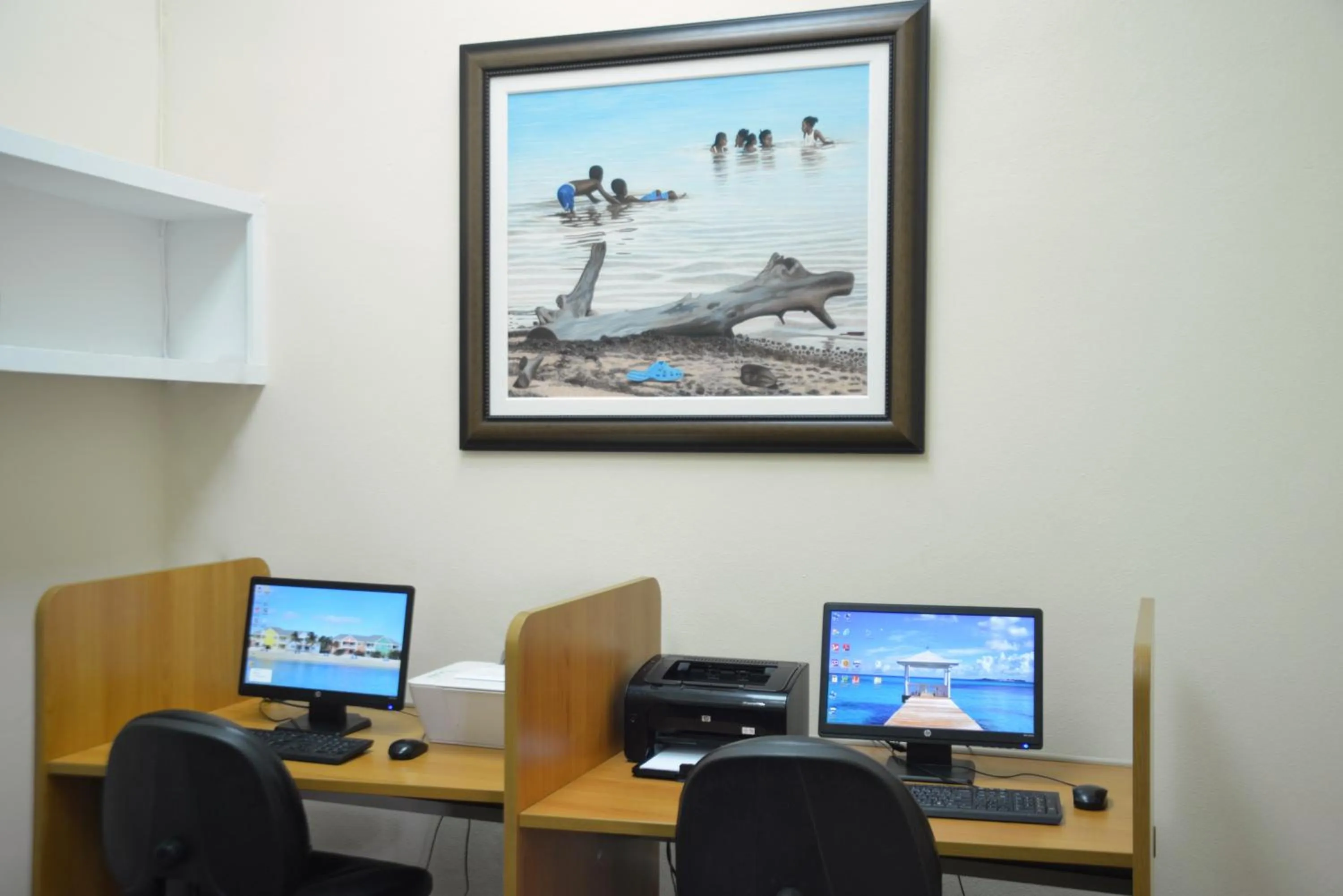 Business facilities in Sandyport Beach Resort