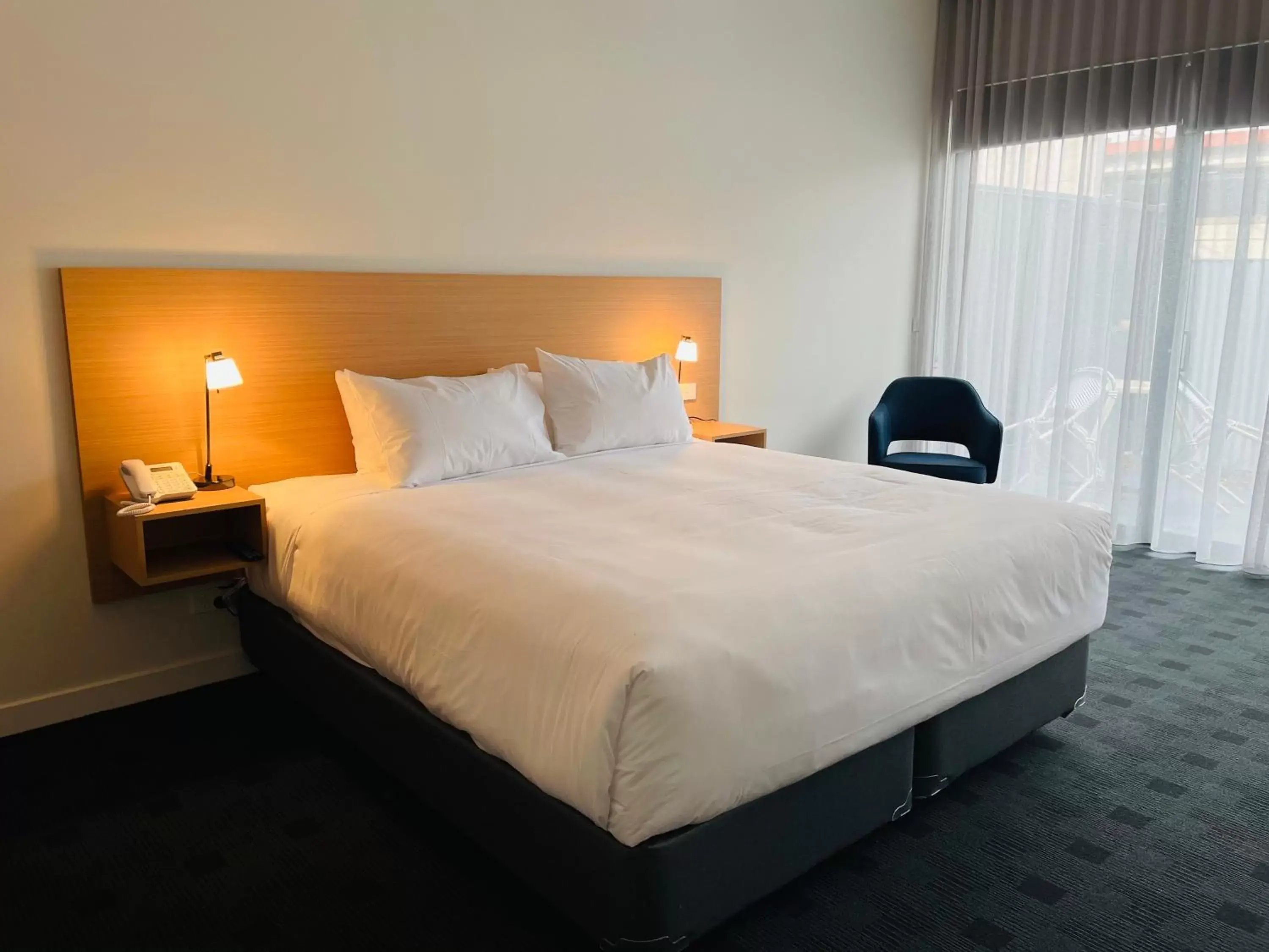 Deluxe King Room in Whittlesea Motel Deluxe King Room in Whittlesea Motel