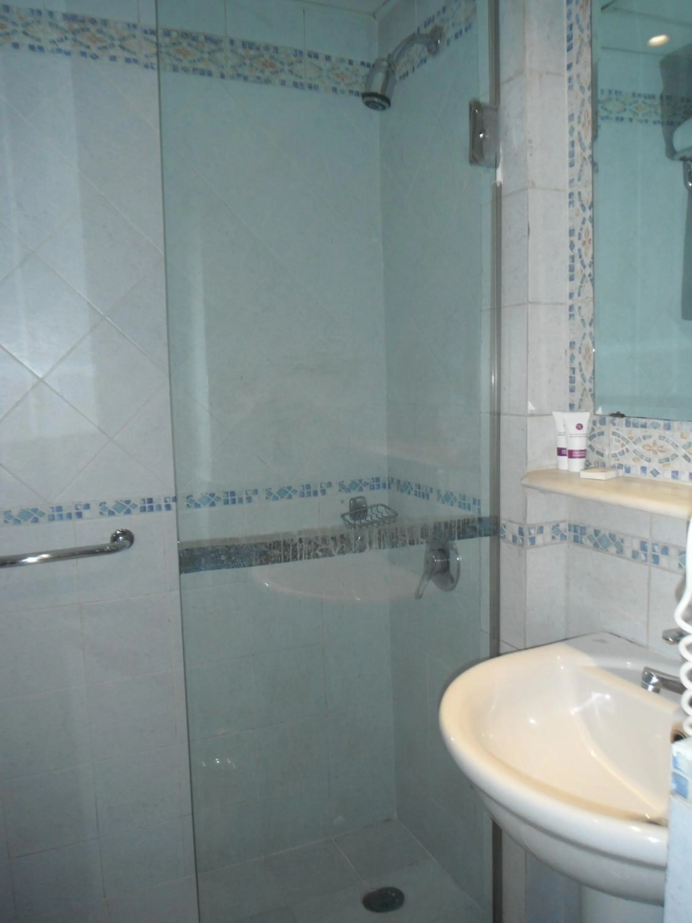 Bathroom in Romance Alexandria Hotel