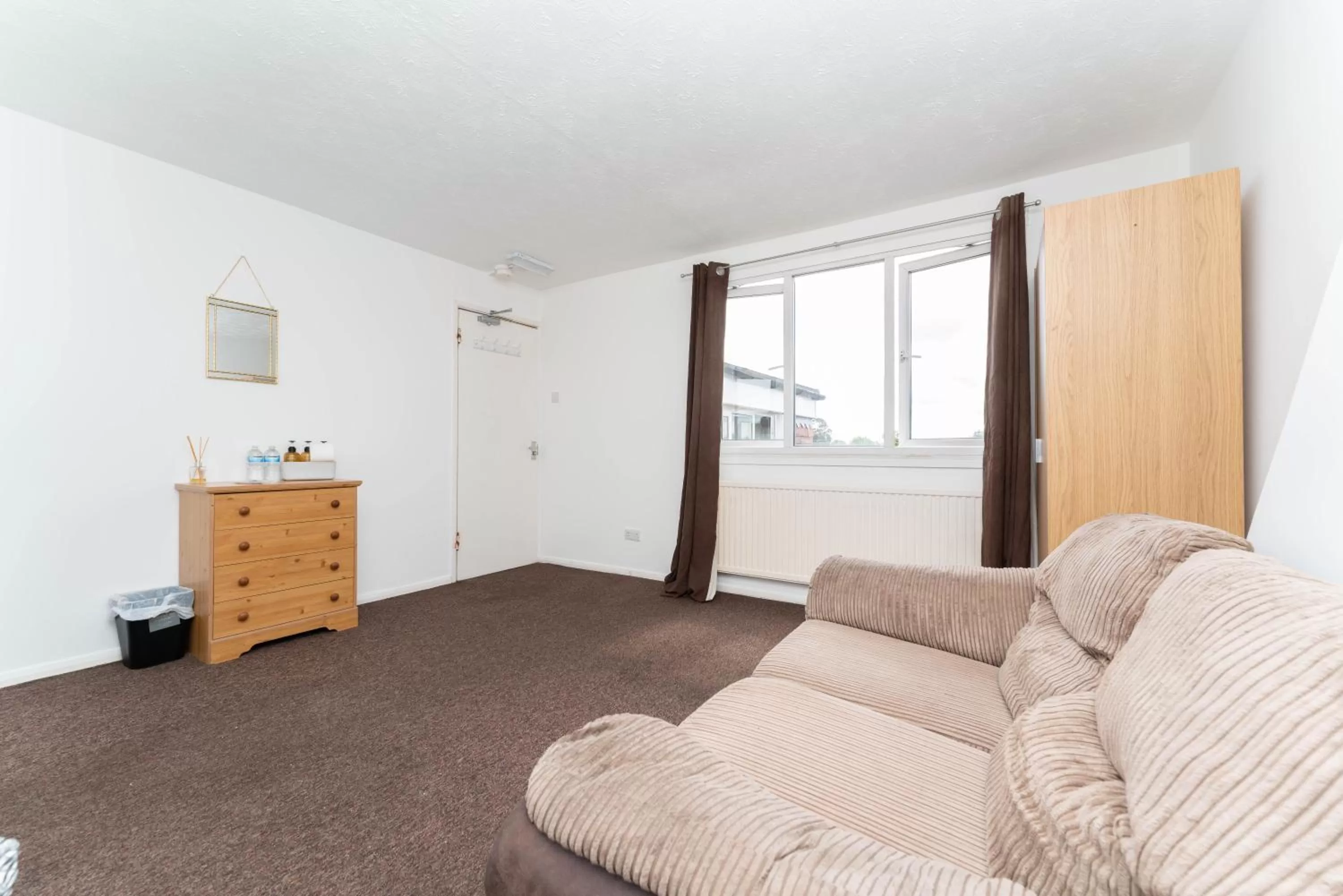 Seating Area in 44a Bathurst Walk