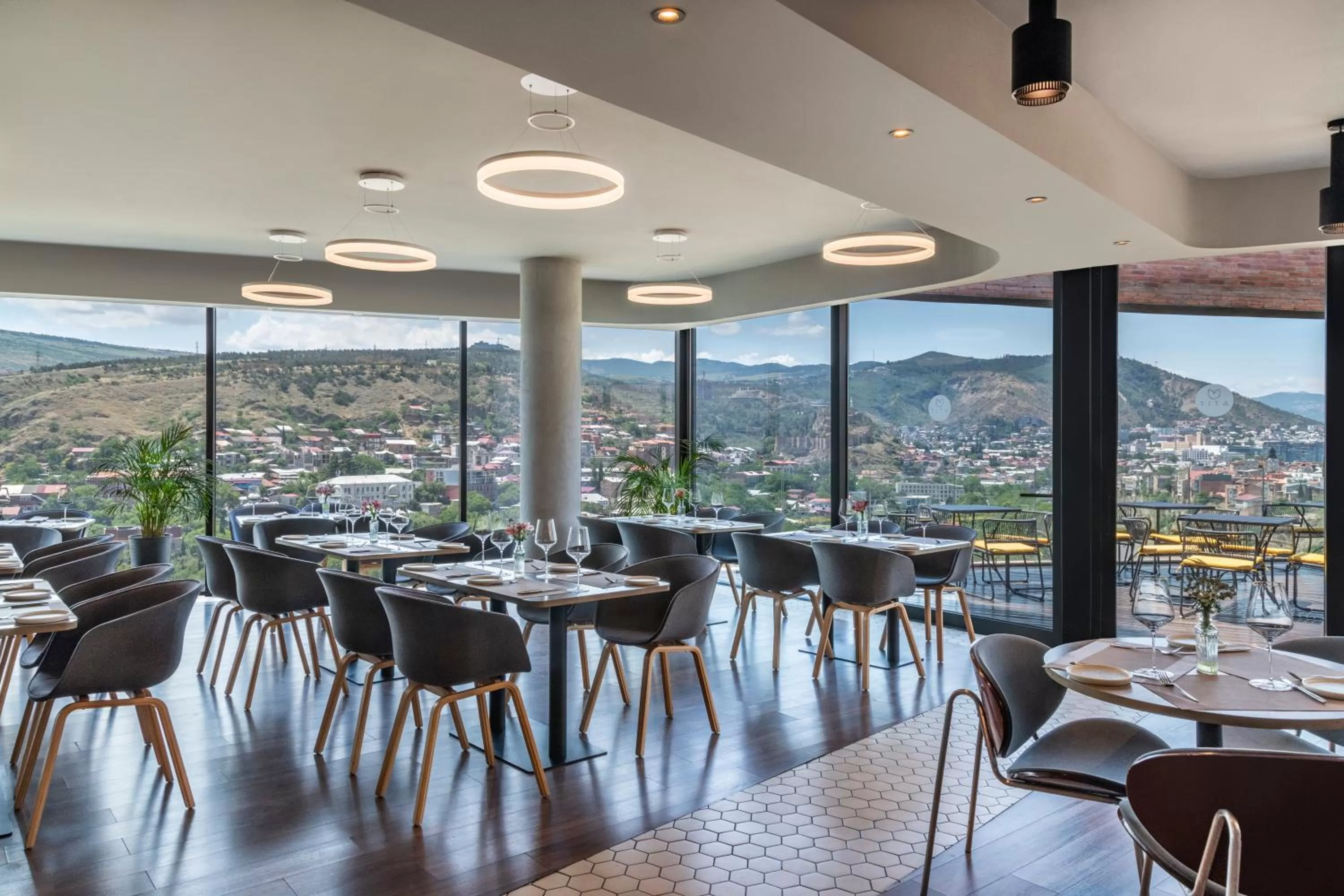 Restaurant/places to eat in Golden Tulip Design Tbilisi