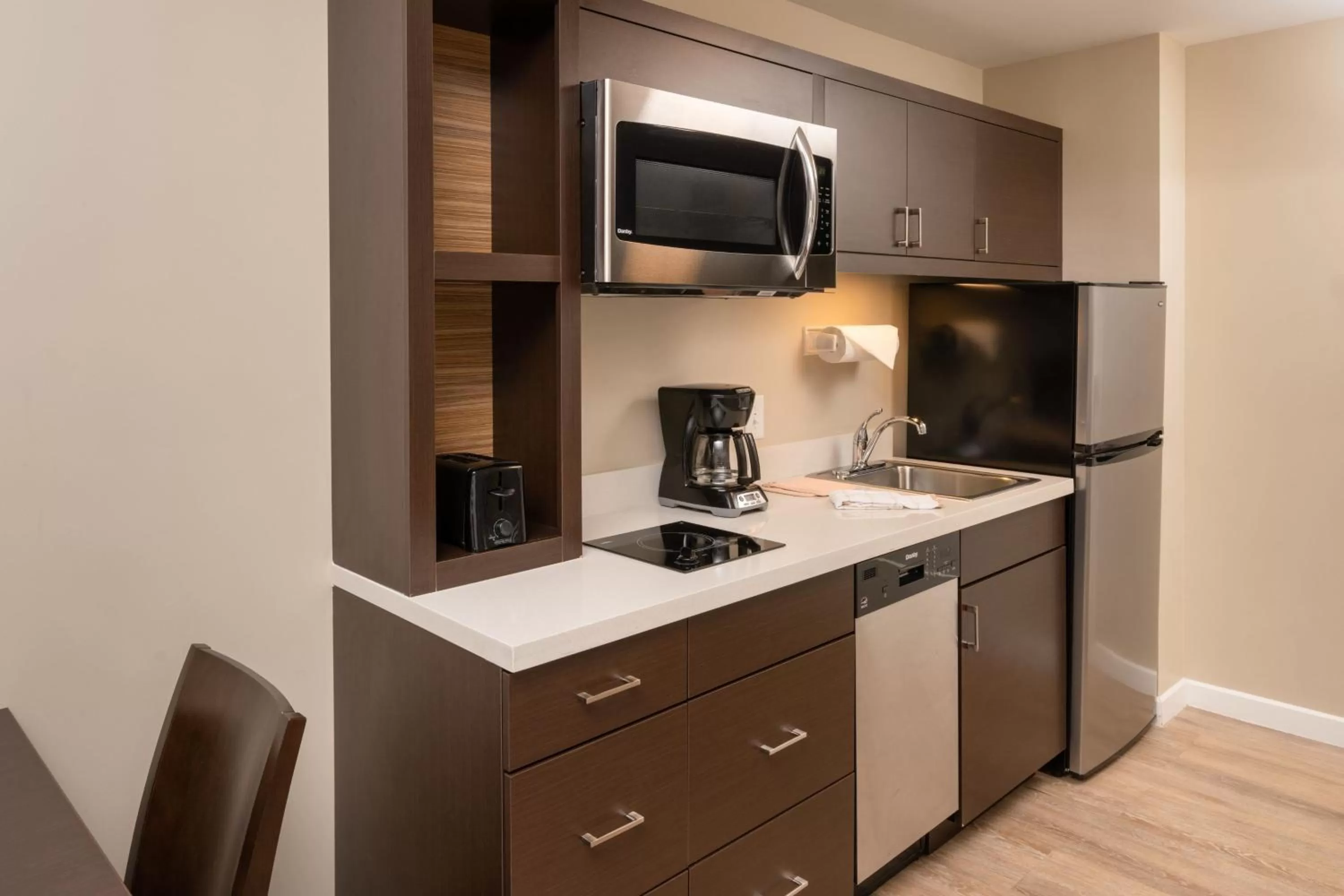 Kitchen or kitchenette in TownePlace Suites Miami Kendall West