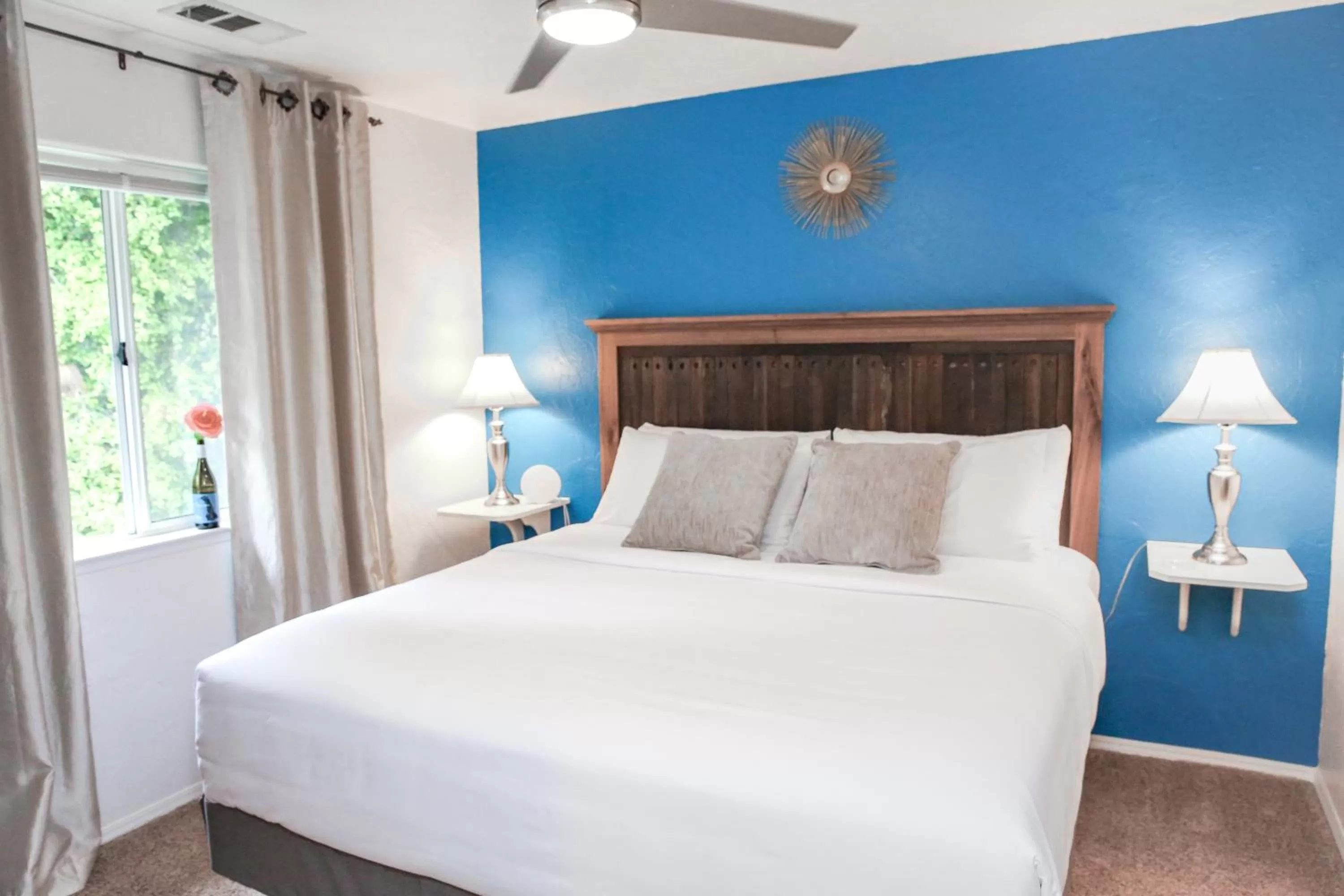 Bed in The Eden House Vineyard