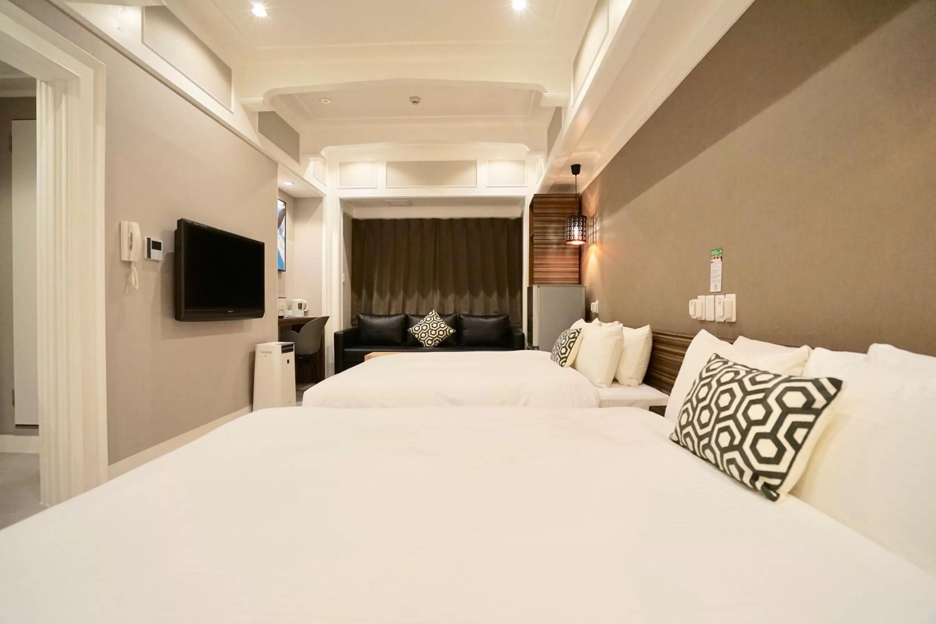 Superior Twin Room - Main Building in Hotel 88 Shinsaibashi