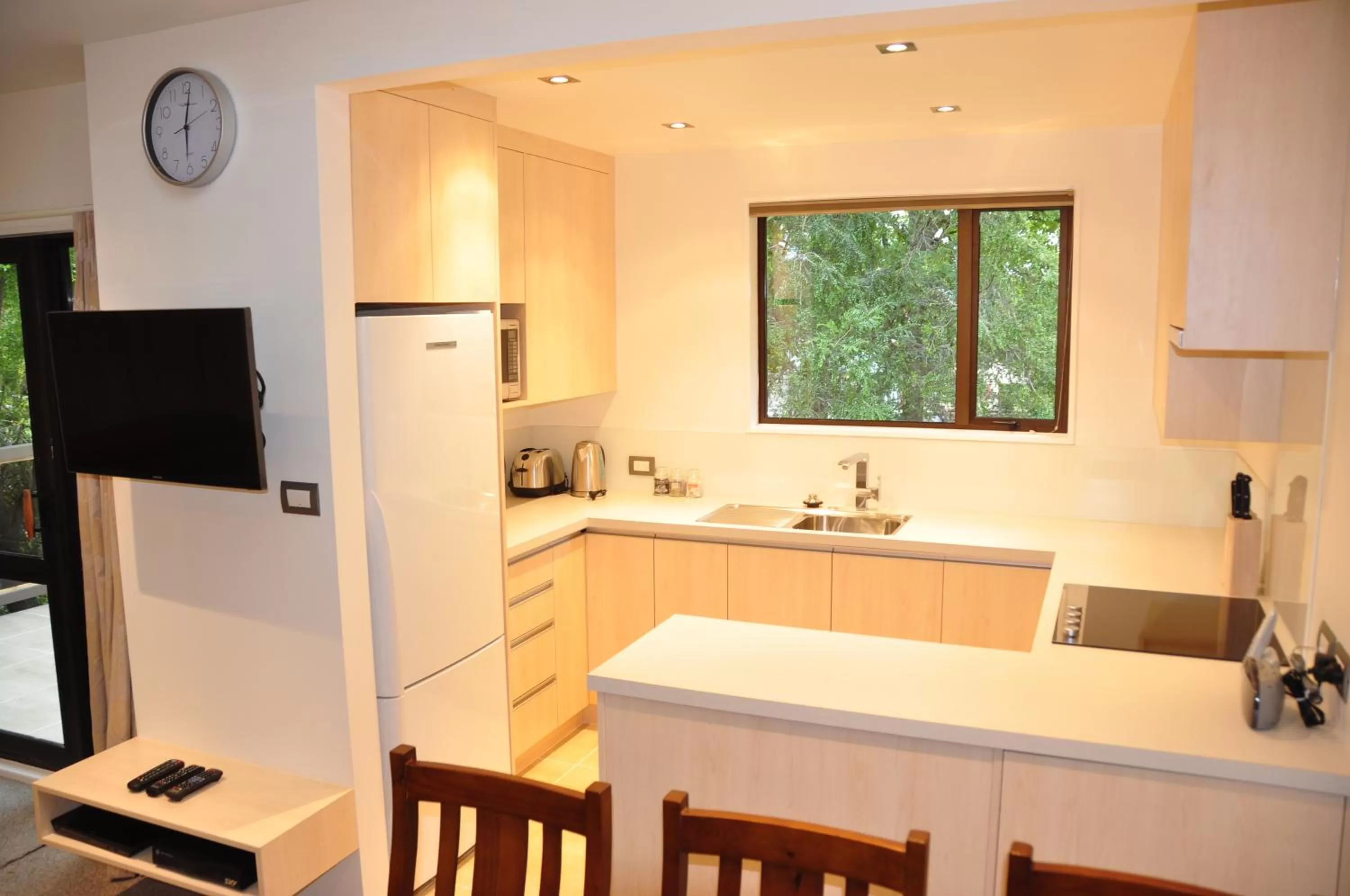 Kitchen or kitchenette in St James Apartments