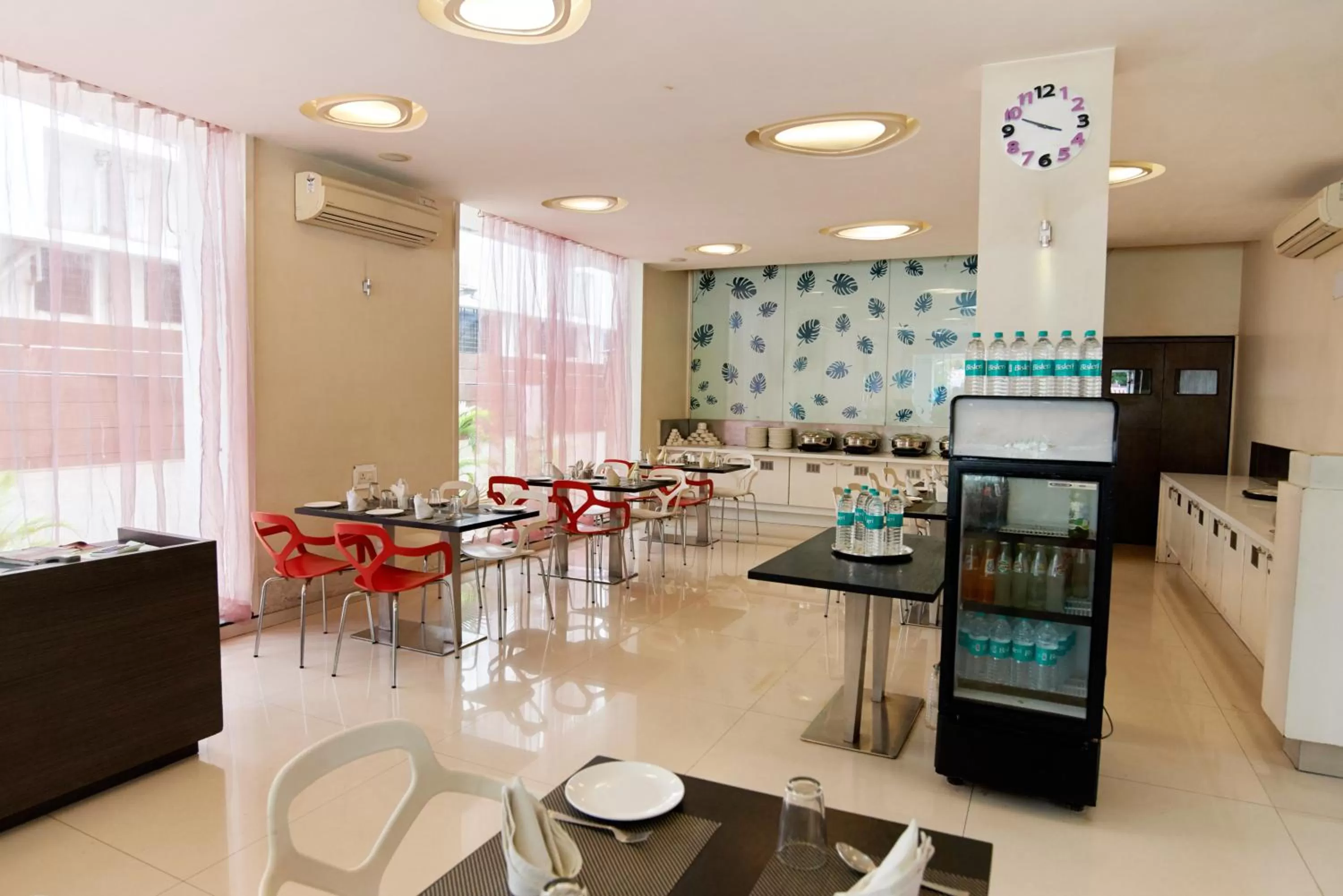 Restaurant/places to eat in Hotel Sai Mahal