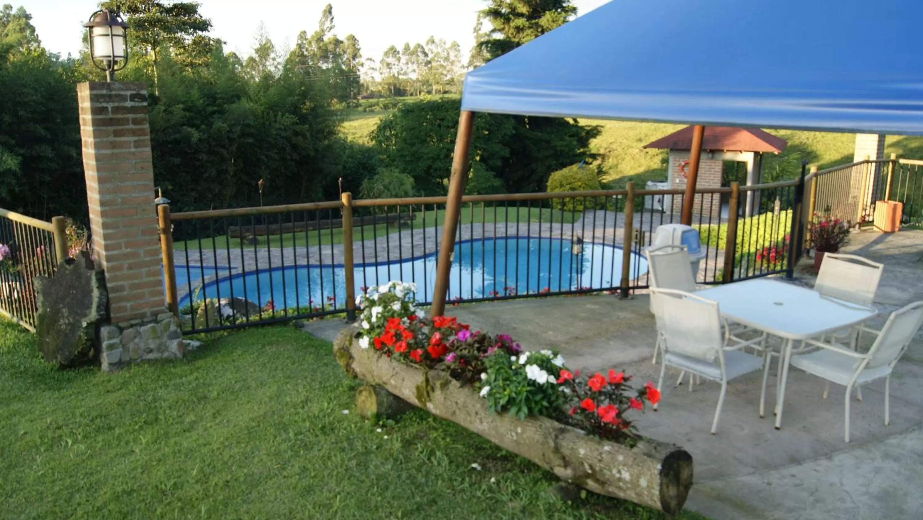 Swimming pool in Matisses Hotel & Spa