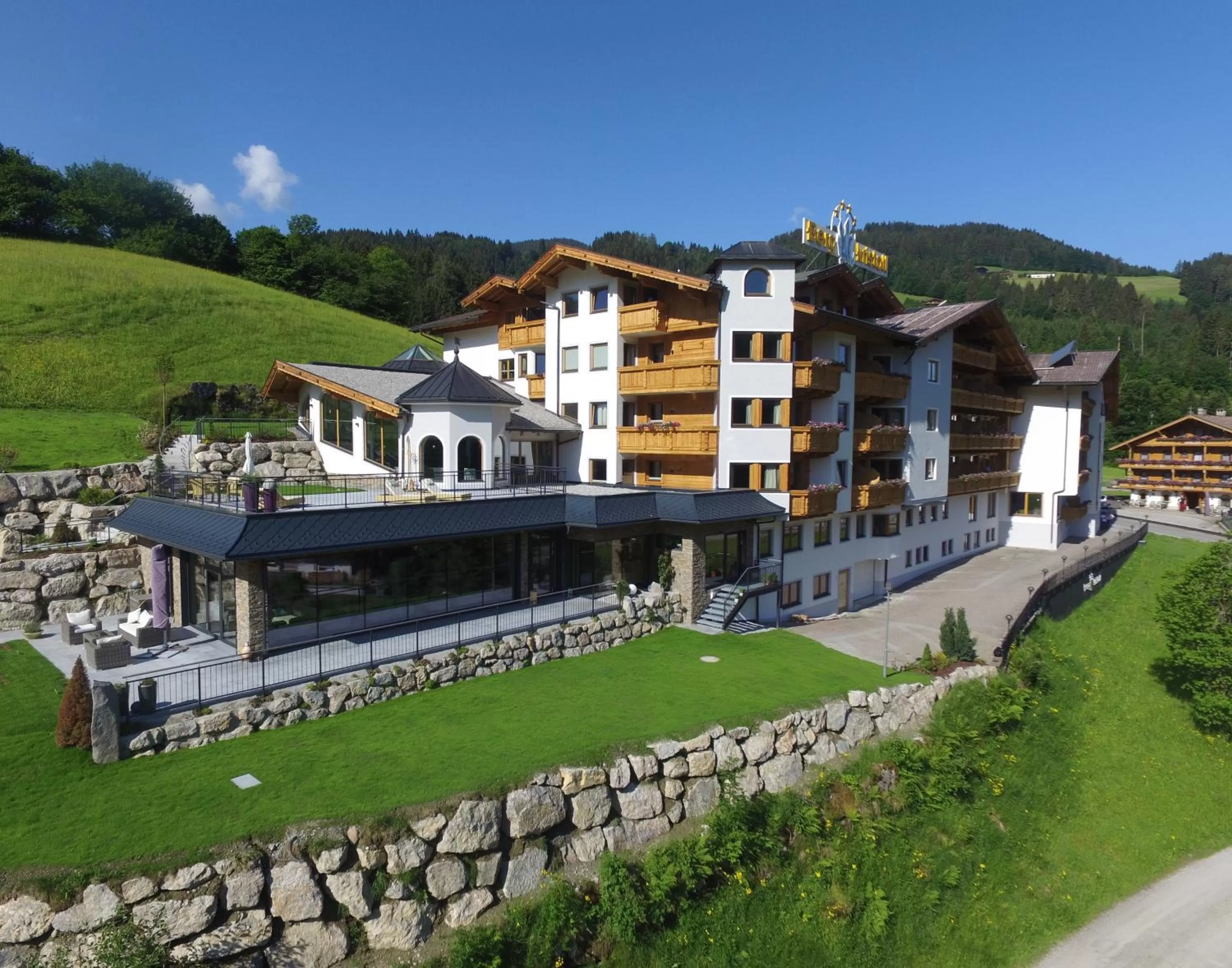 Property building in Hotel Bergkristall