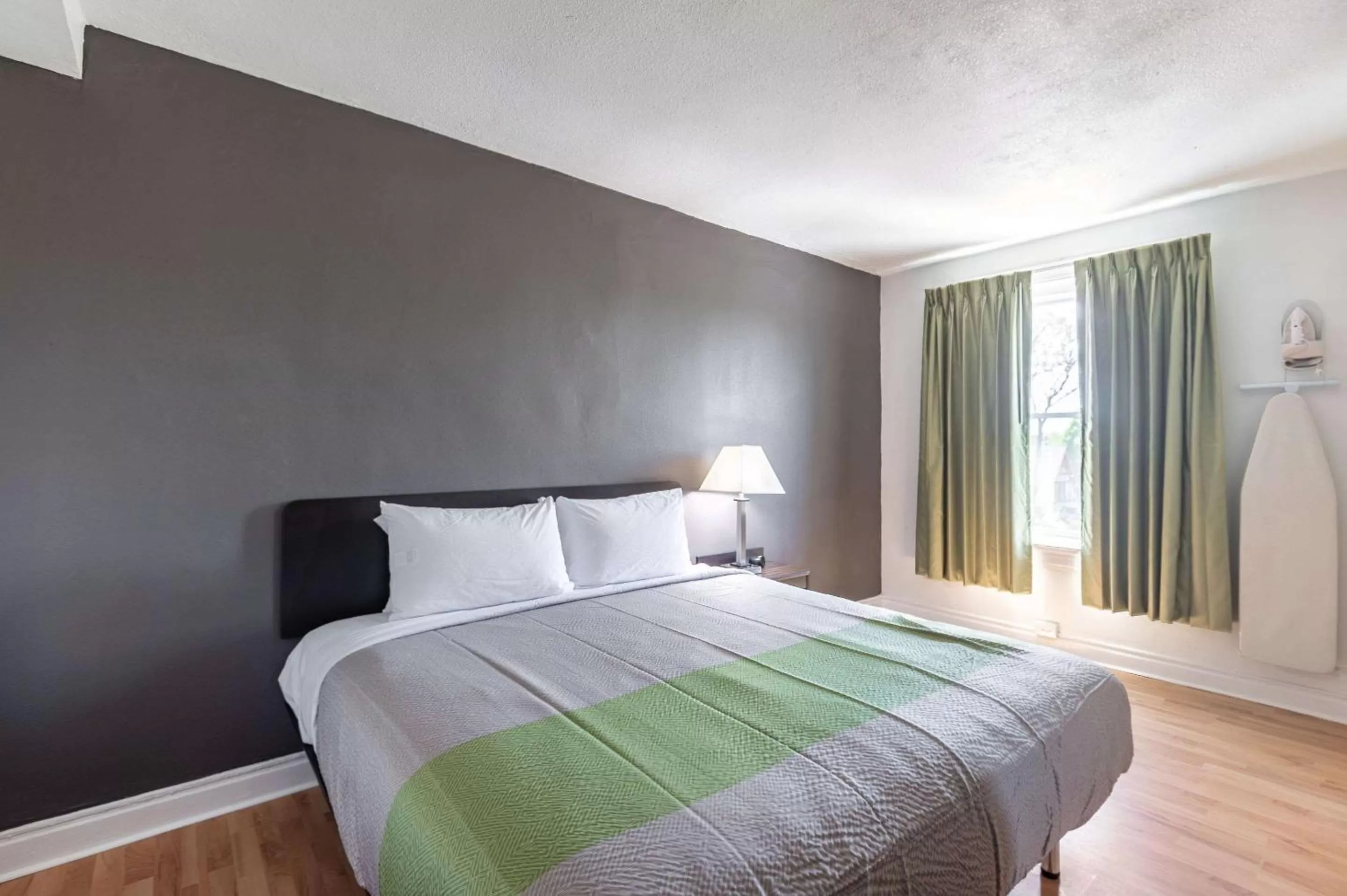 Photo of the whole room in Quality Inn & Suites Kansas City Downtown