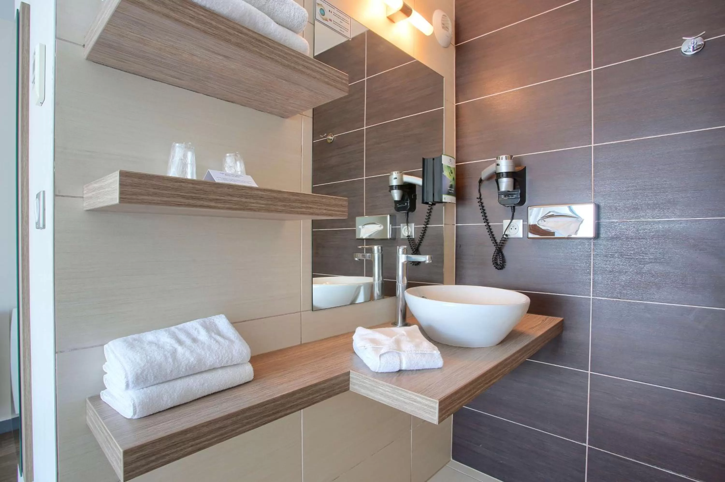 Bathroom in Sure Hotel by Best Western Reims Nord