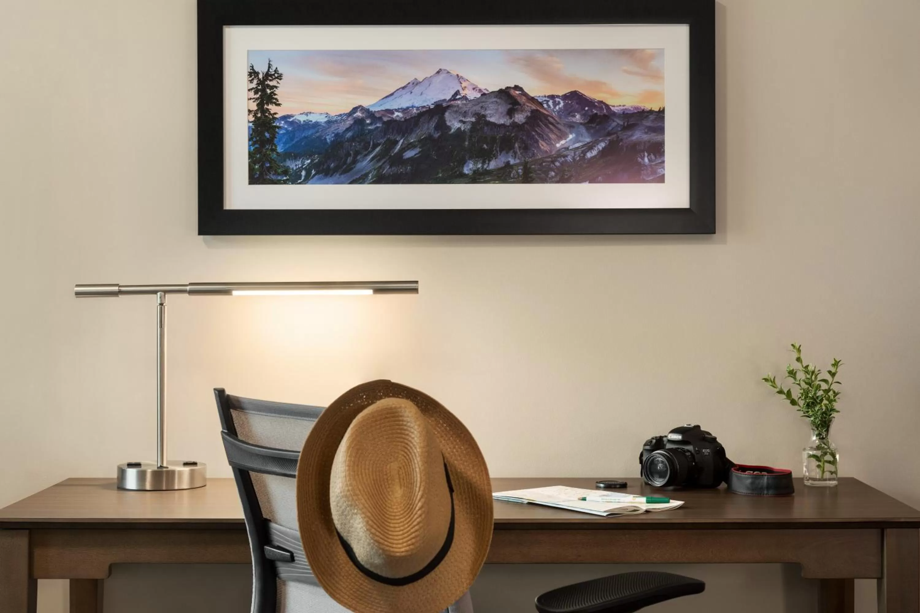 hair dresser in La Quinta Inn & Suites by Wyndham Burlington