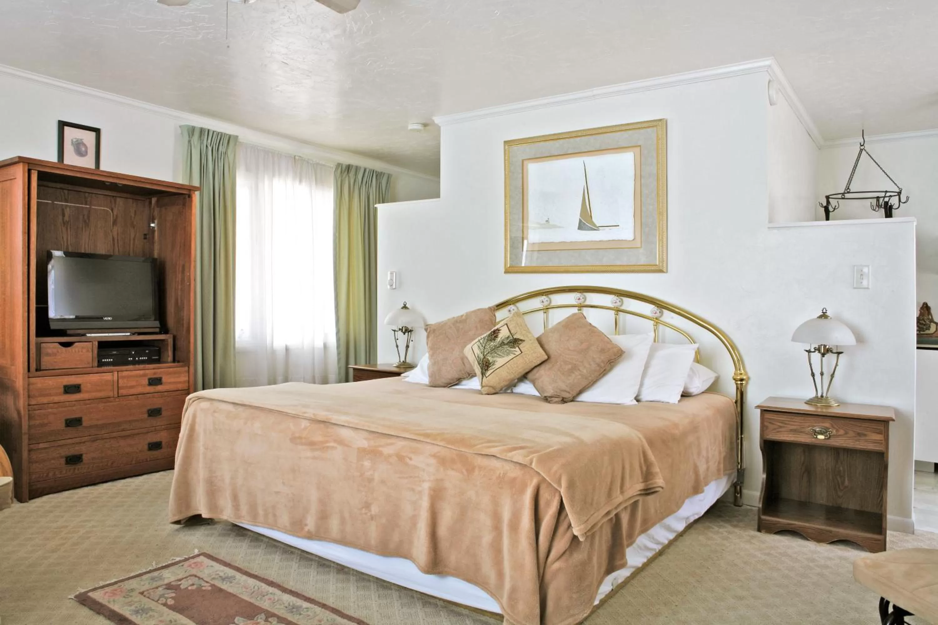 Bed in Peninsula Park-View Resort