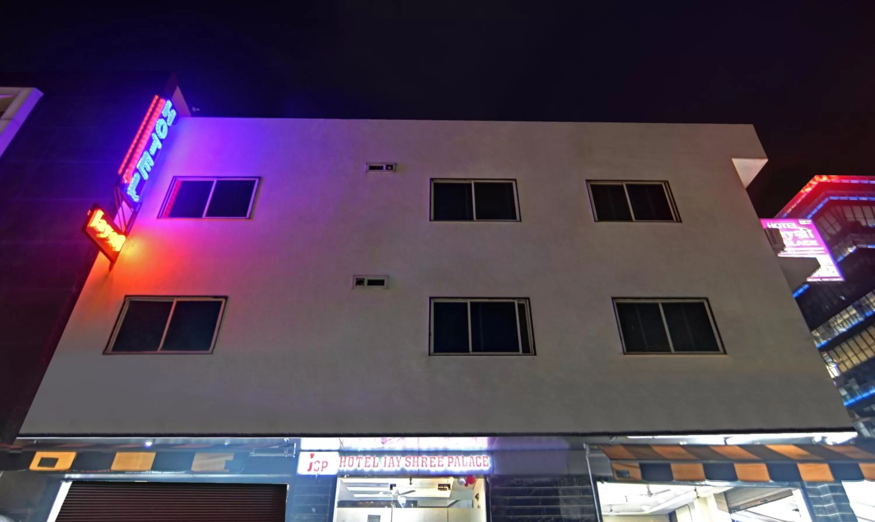 Property building in Treebo Jayshree Palace C21 Business Park