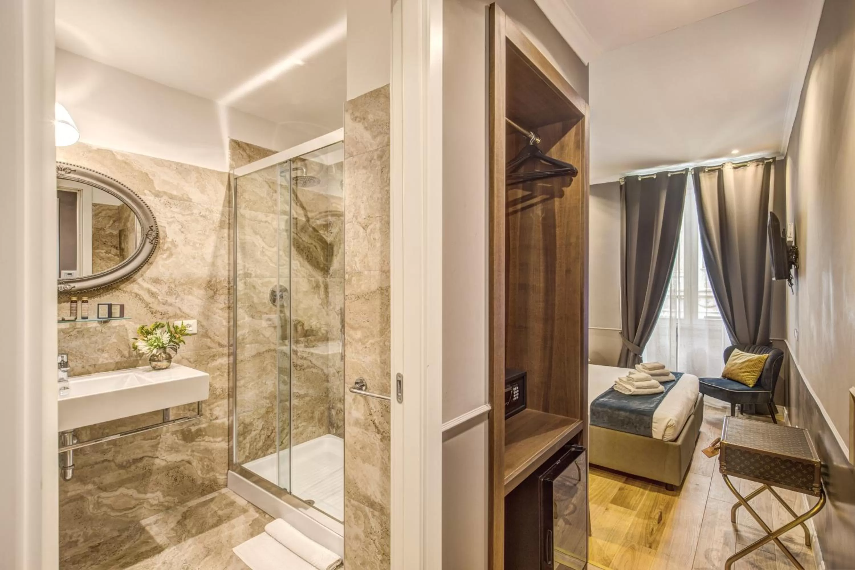 Bed in Charme Spagna Boutique Hotel