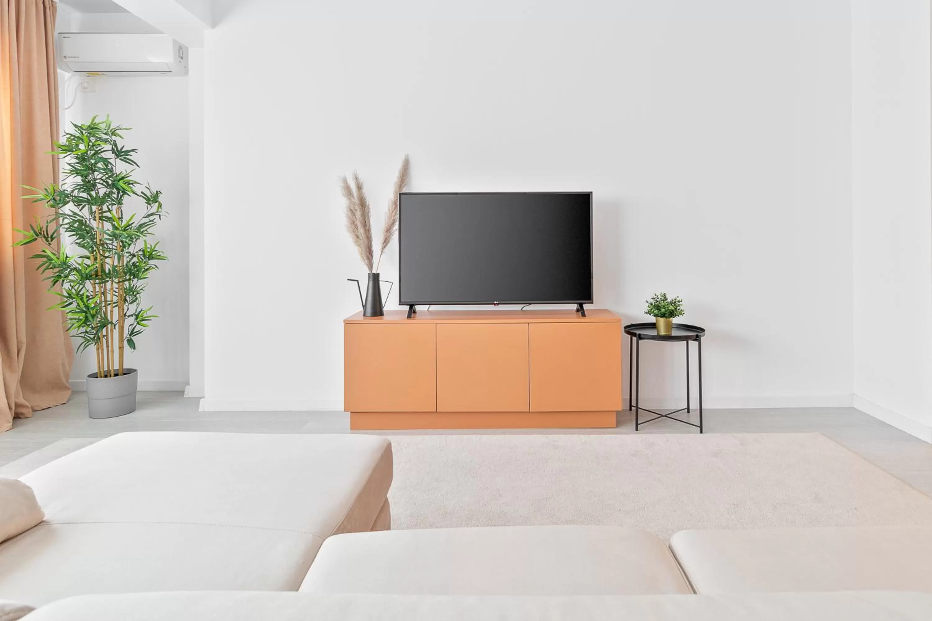 TV and multimedia in Prima by the River