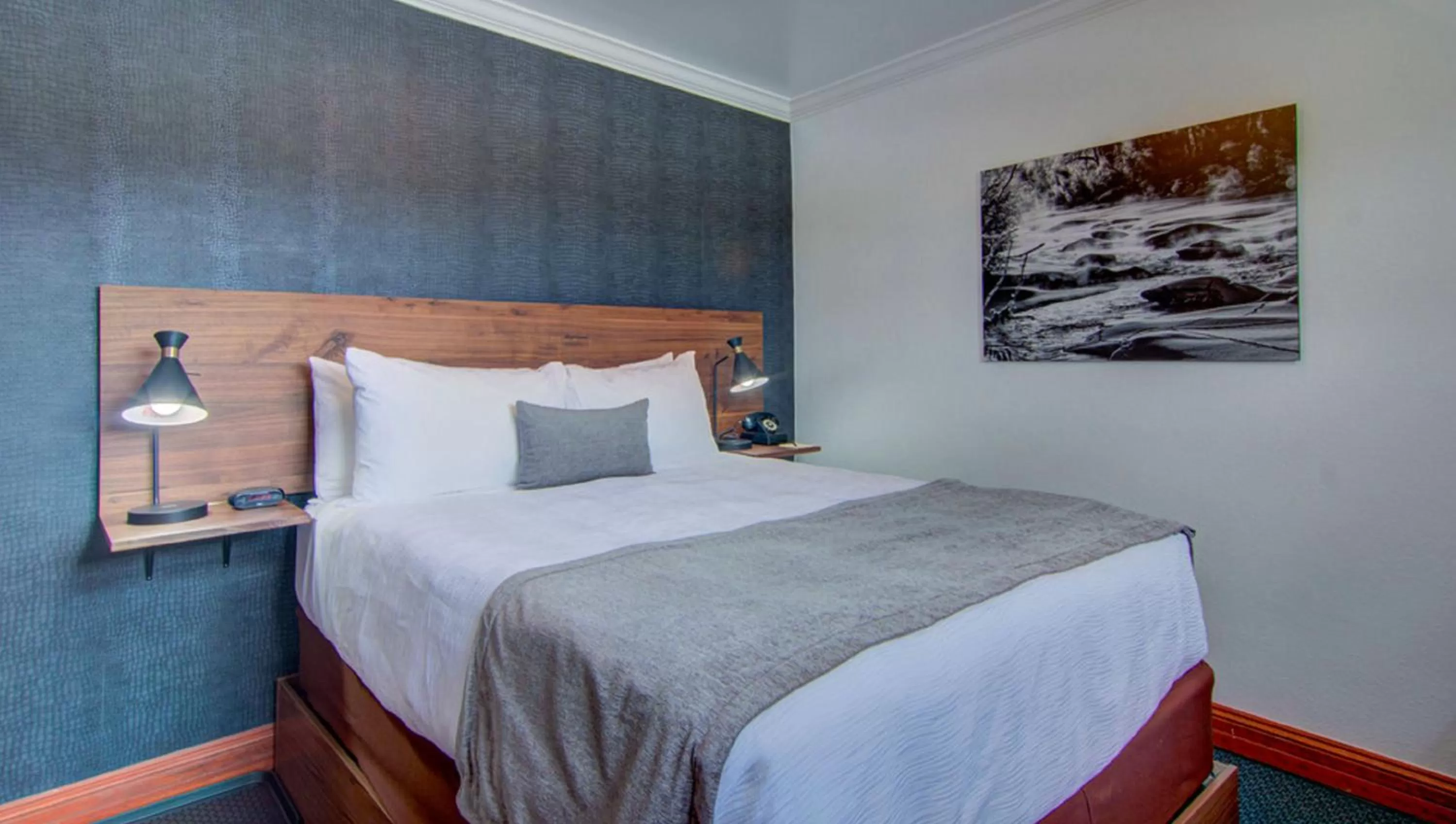 Bedroom, Bed in The Bristol Hotel