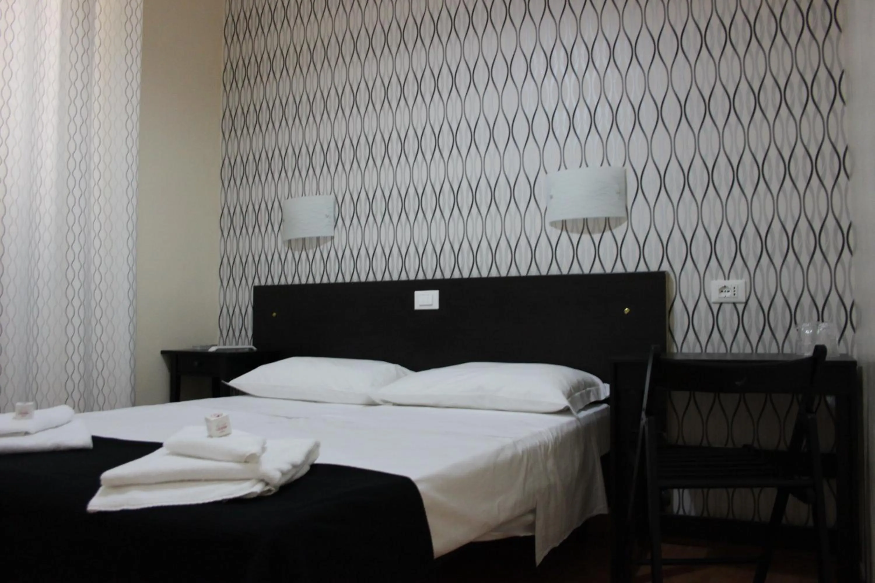 View (from property/room), Bed in The Place In Rome Guest House