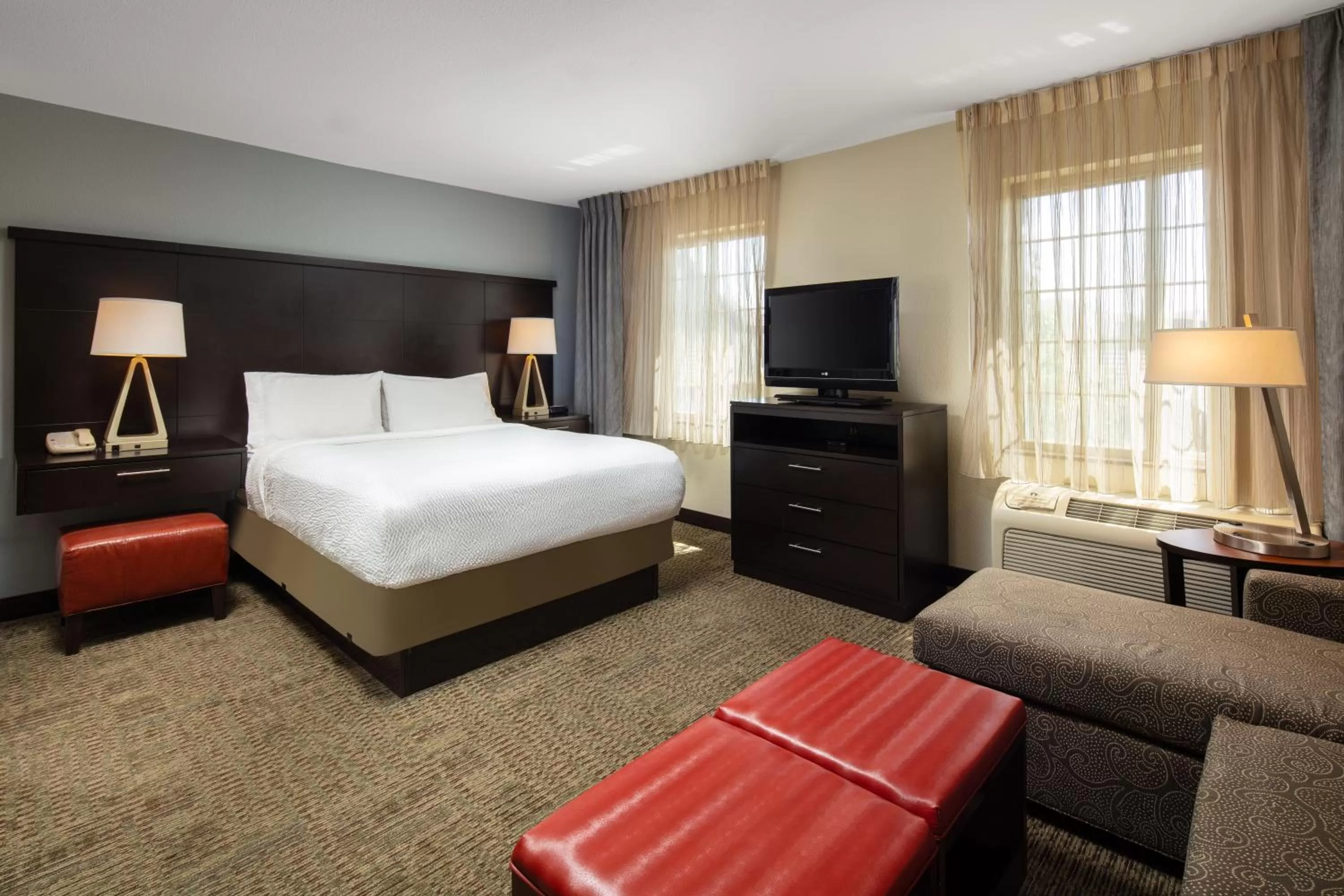Bed in Staybridge Suites Fairfield Napa Valley Area by IHG
