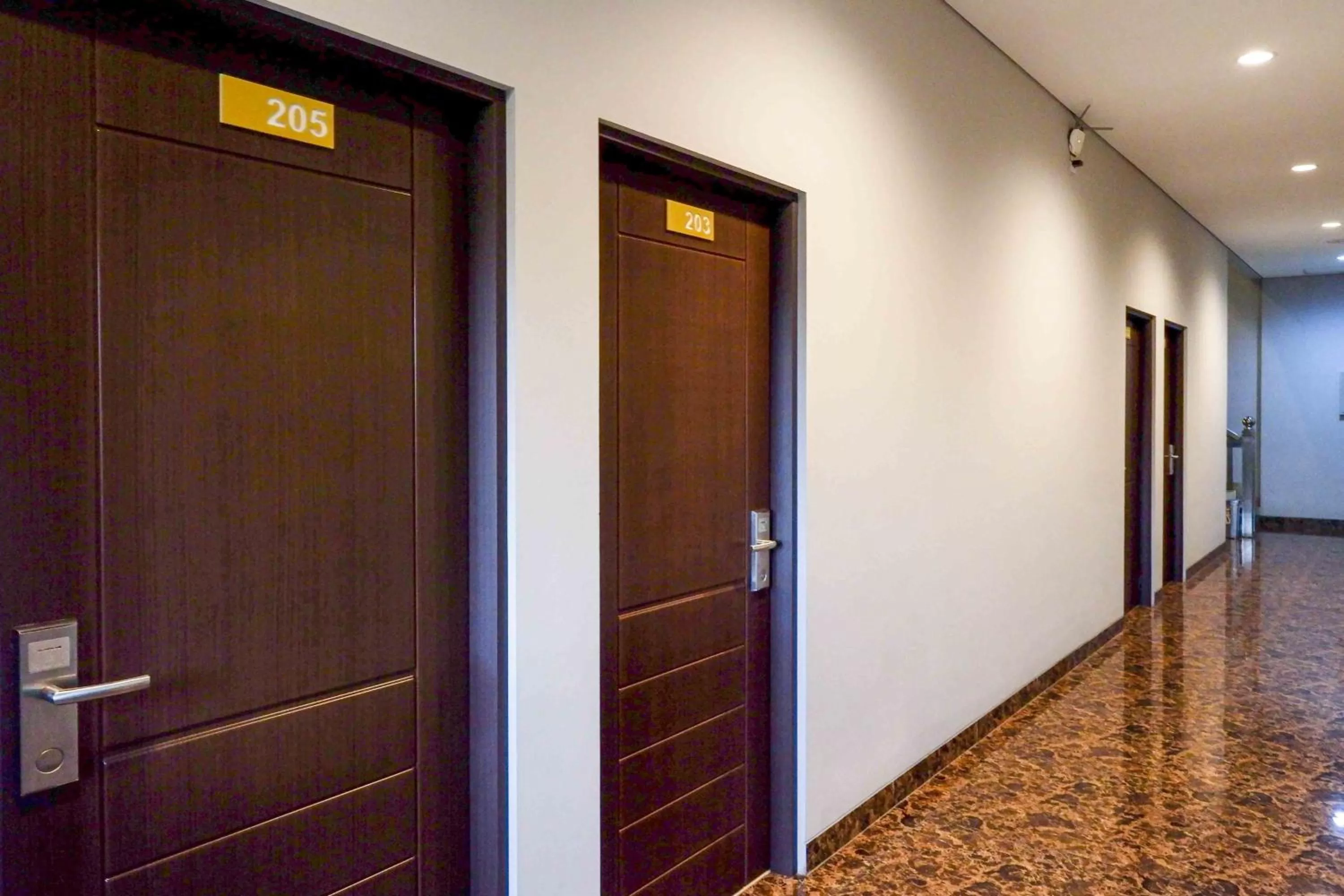 Facade/entrance in Sans Hotel Empress Simpang Lima