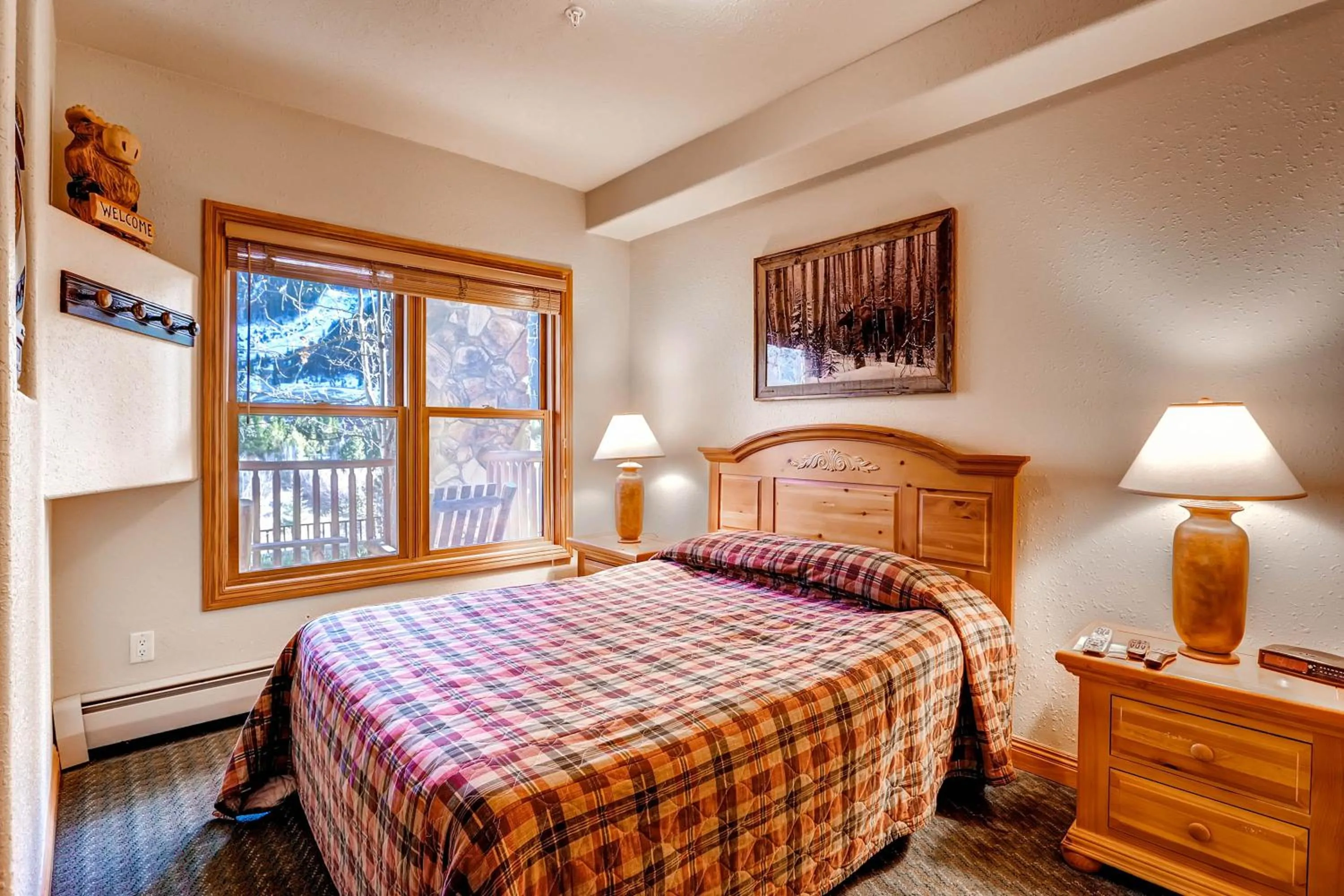 Photo of the whole room, Bed in Gateway Mountain Lodge by Keystone Resort