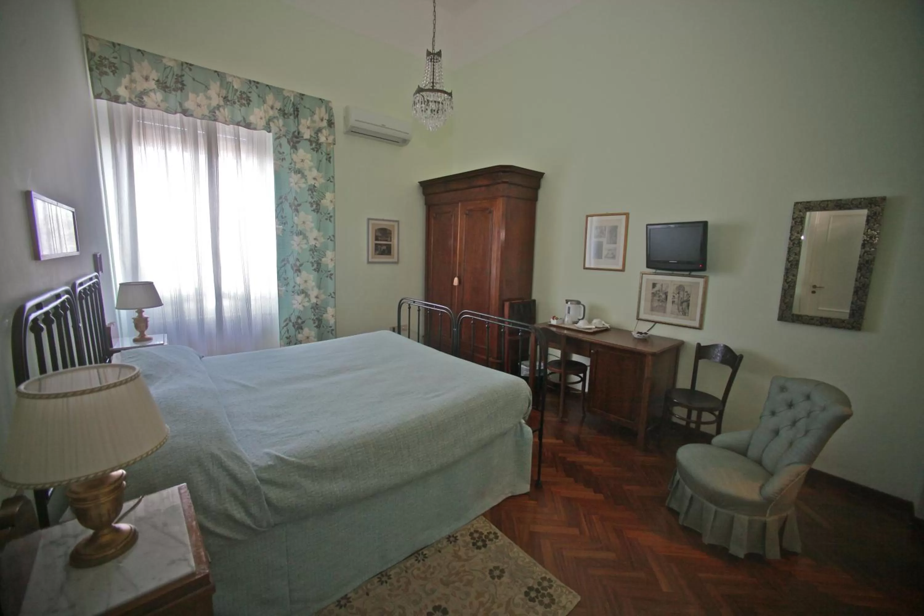 Day, Bed in Villa L'Aurora