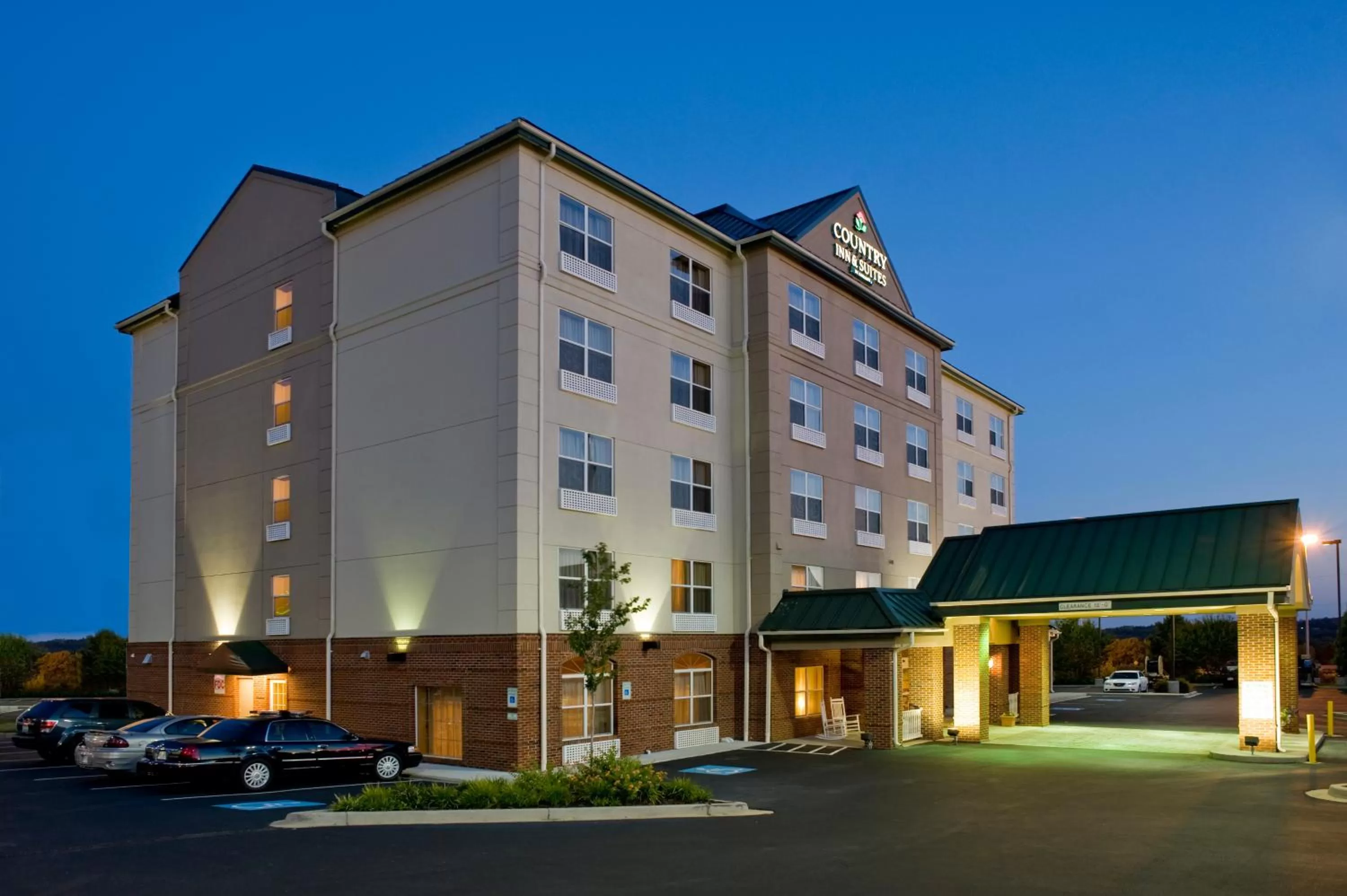 Facade/entrance in Country Inn & Suites by Radisson, Anderson, SC