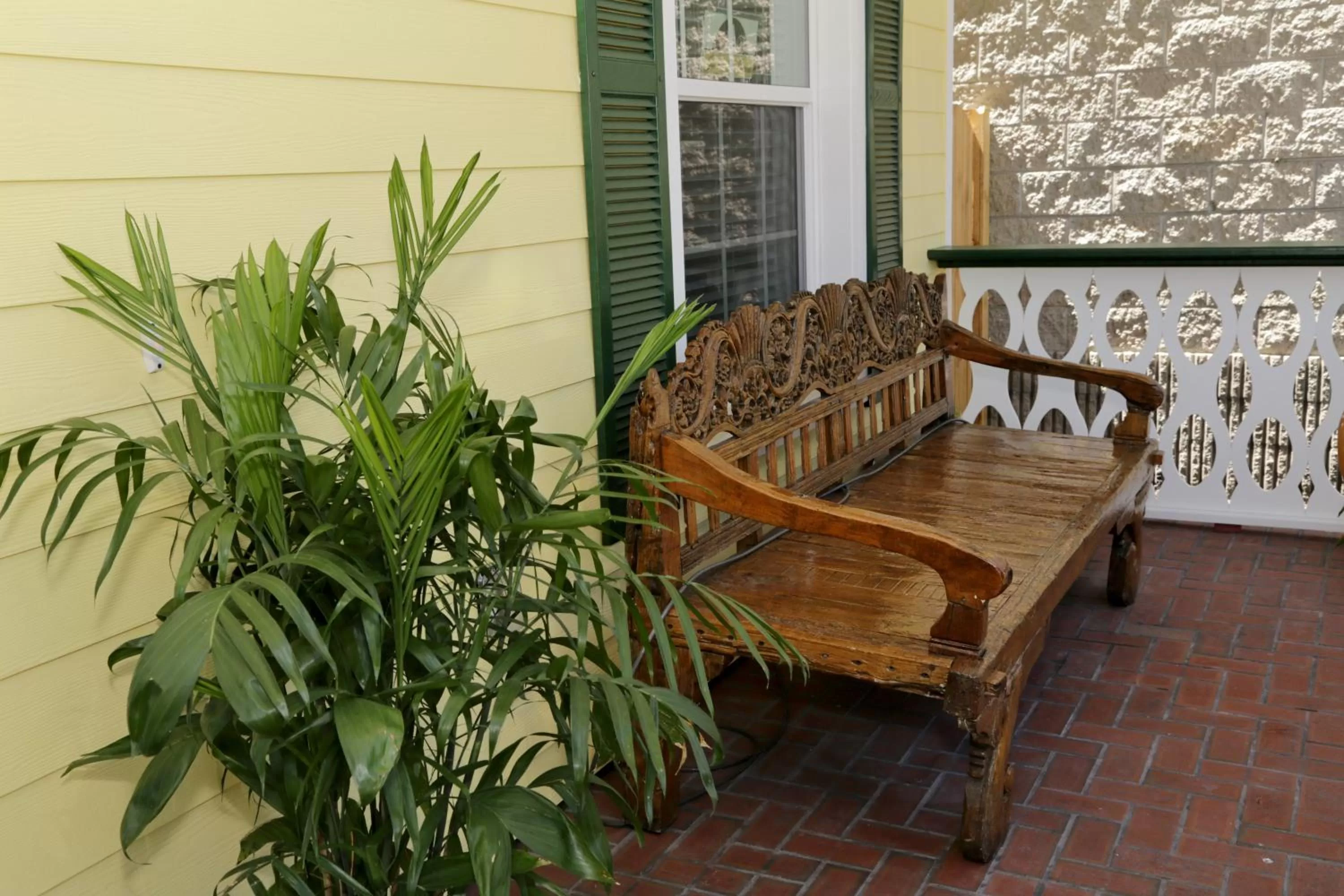 Facade/entrance in Inn on the Avenue