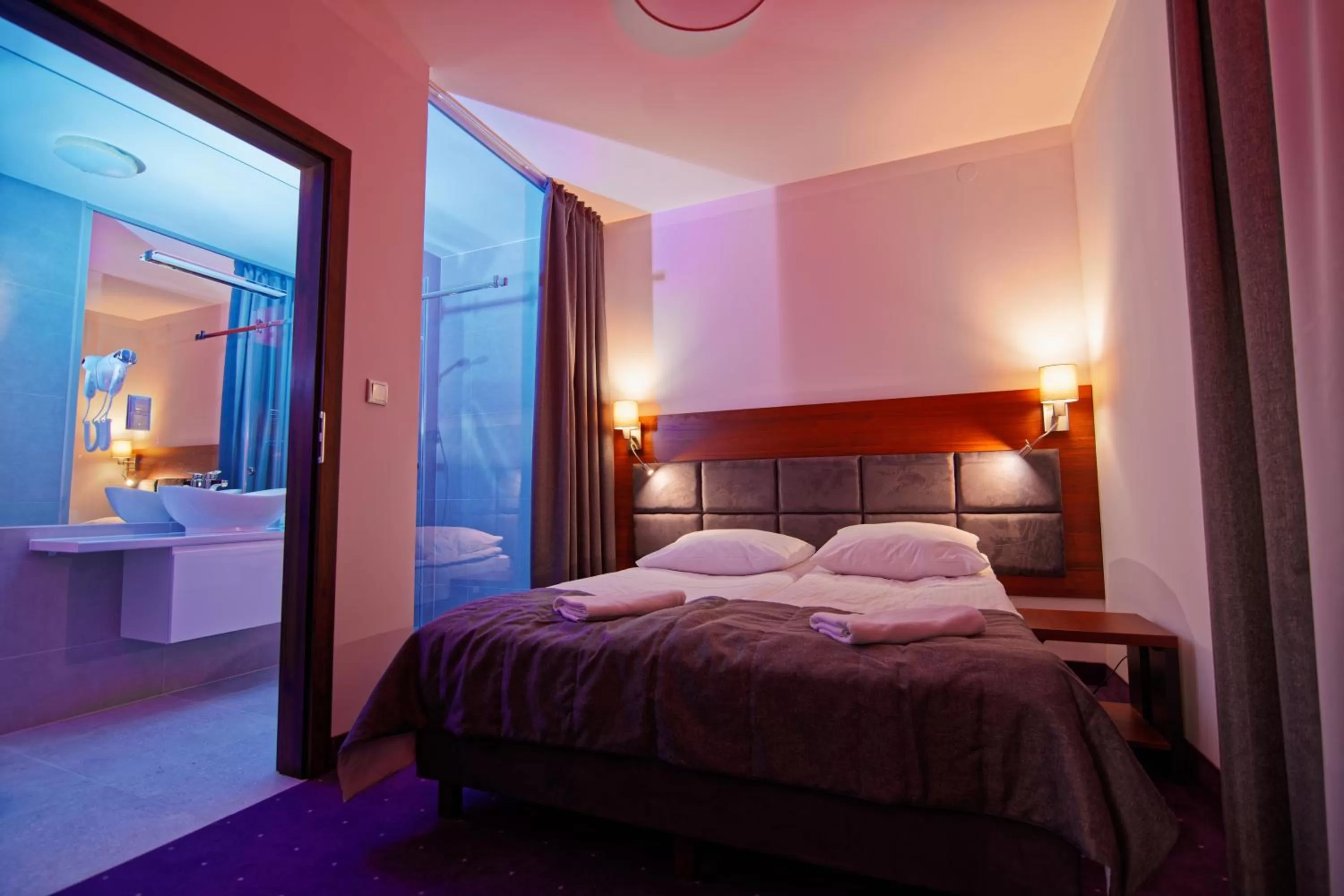 Bathroom, Bed in Best Western Plus Hotel Olsztyn Old Town