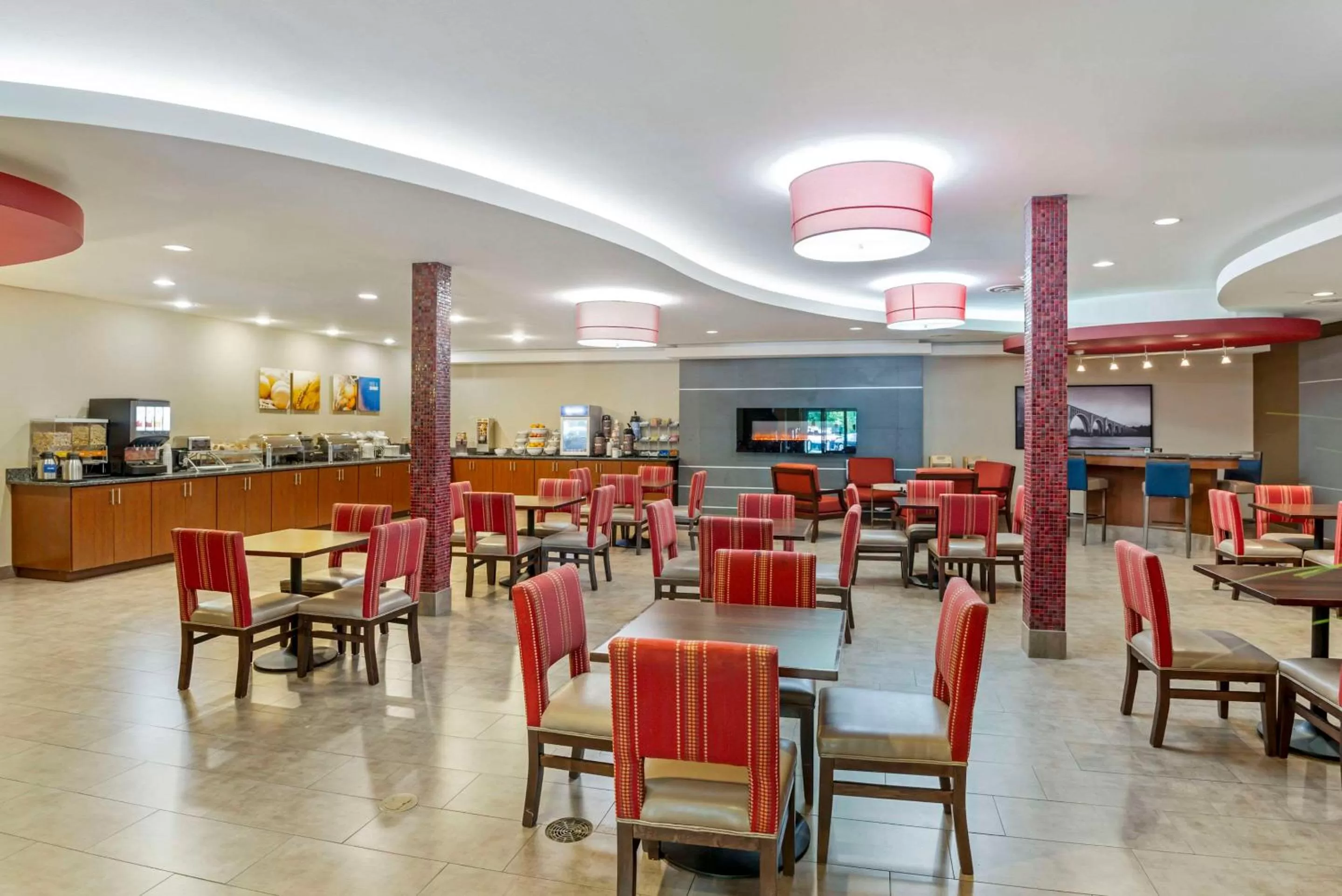 Breakfast in Comfort Suites At Virginia Center Commons