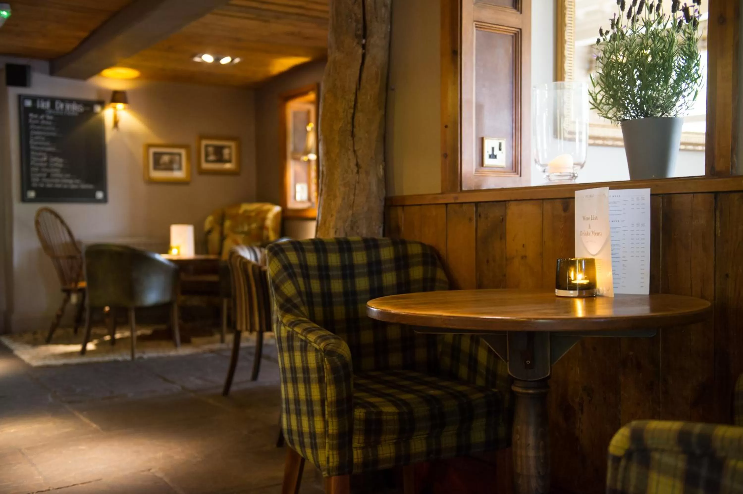 Restaurant/places to eat, Seating Area in The Cheshire Cat by Innkeeper's Collection