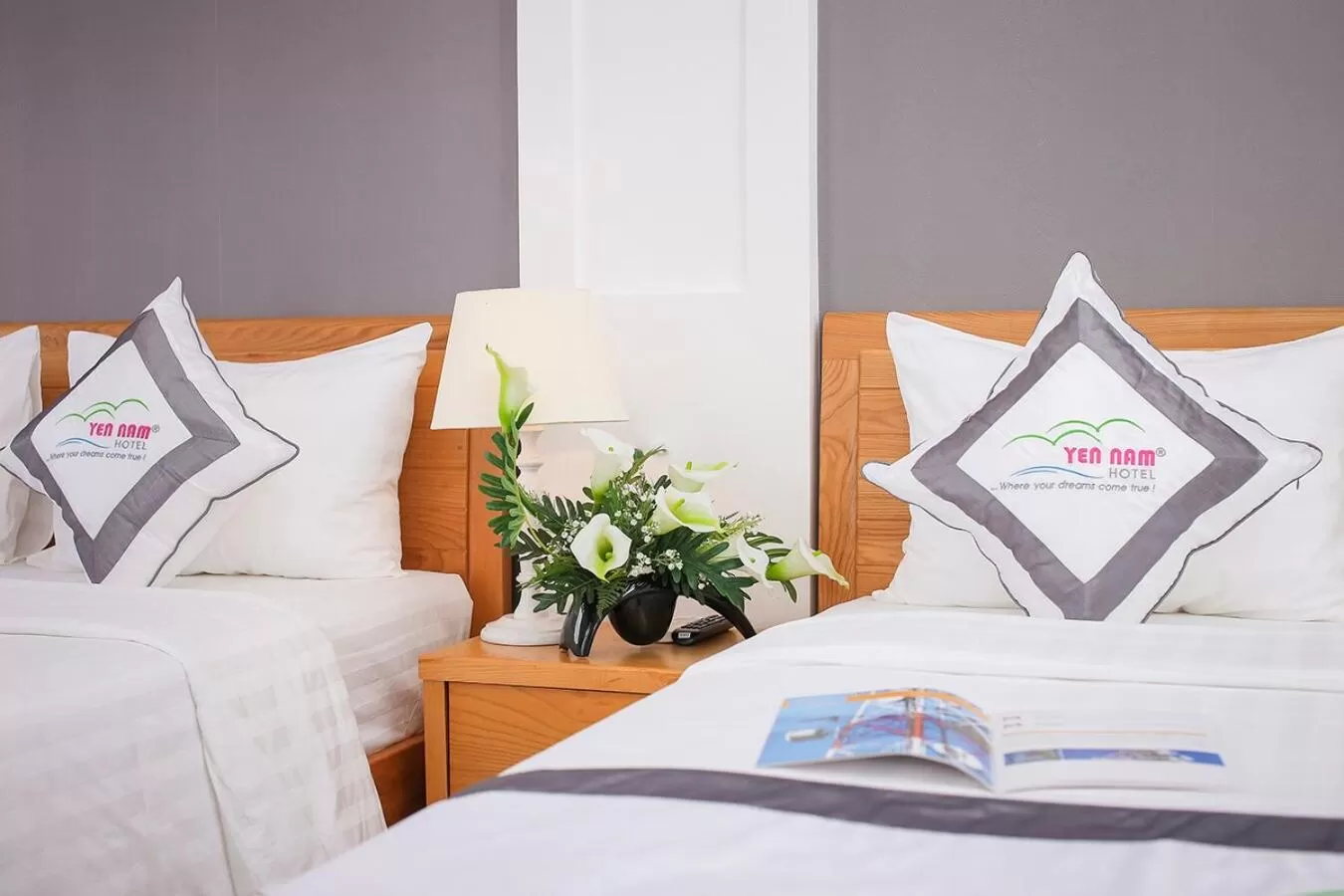 Bed in Yen Nam Hotel Nguyen Trong Tuyen