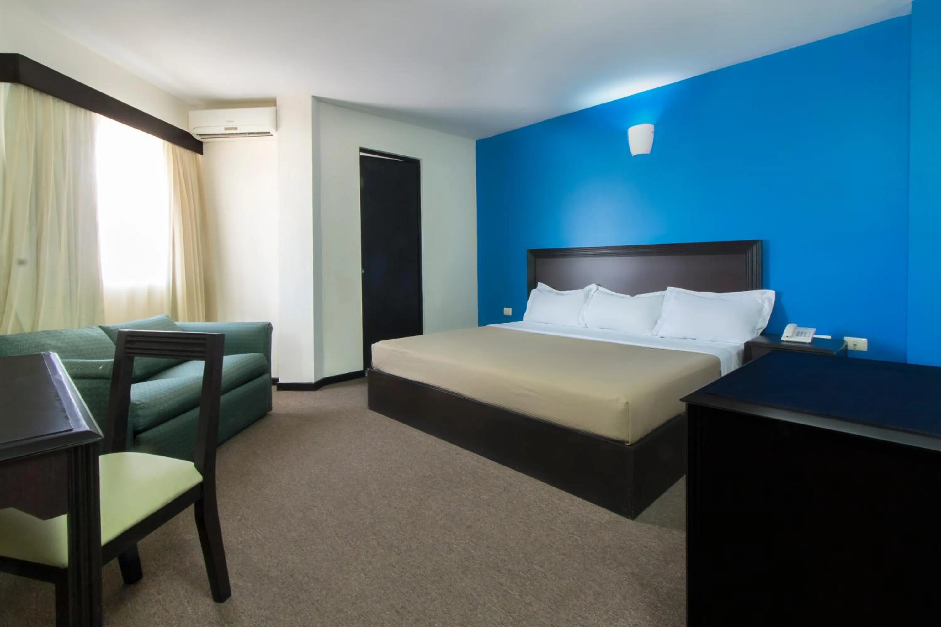 Property building, Bed in CHN Hotel Monterrey Santa Fe