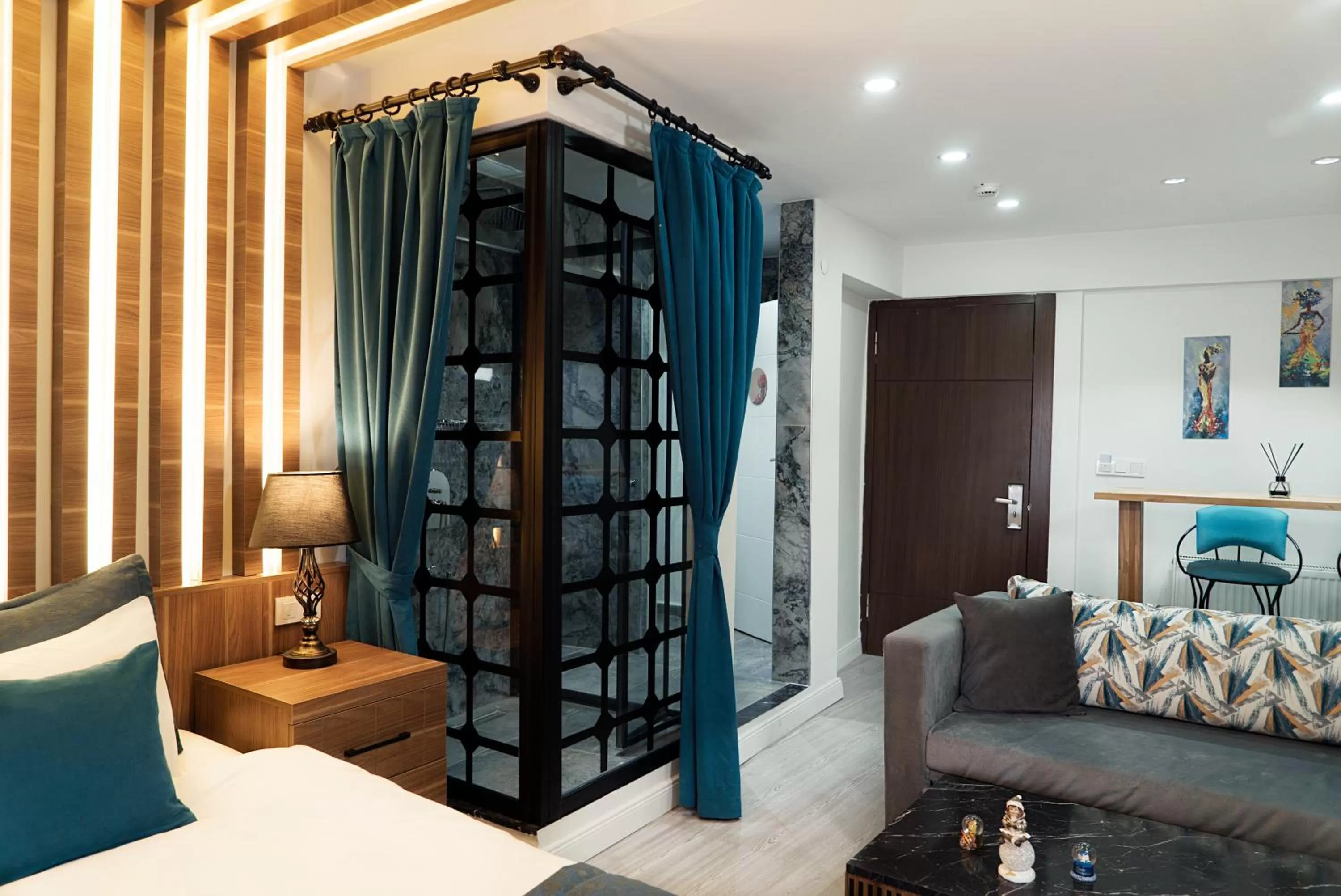 Shower, Bed in Taksim Yazıcı Residence