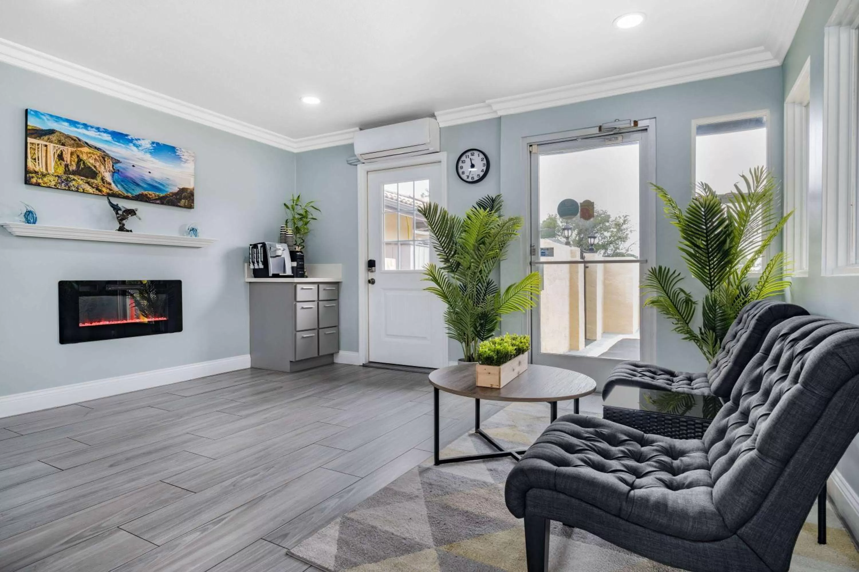 Lobby or reception in Aura Inn Monterey