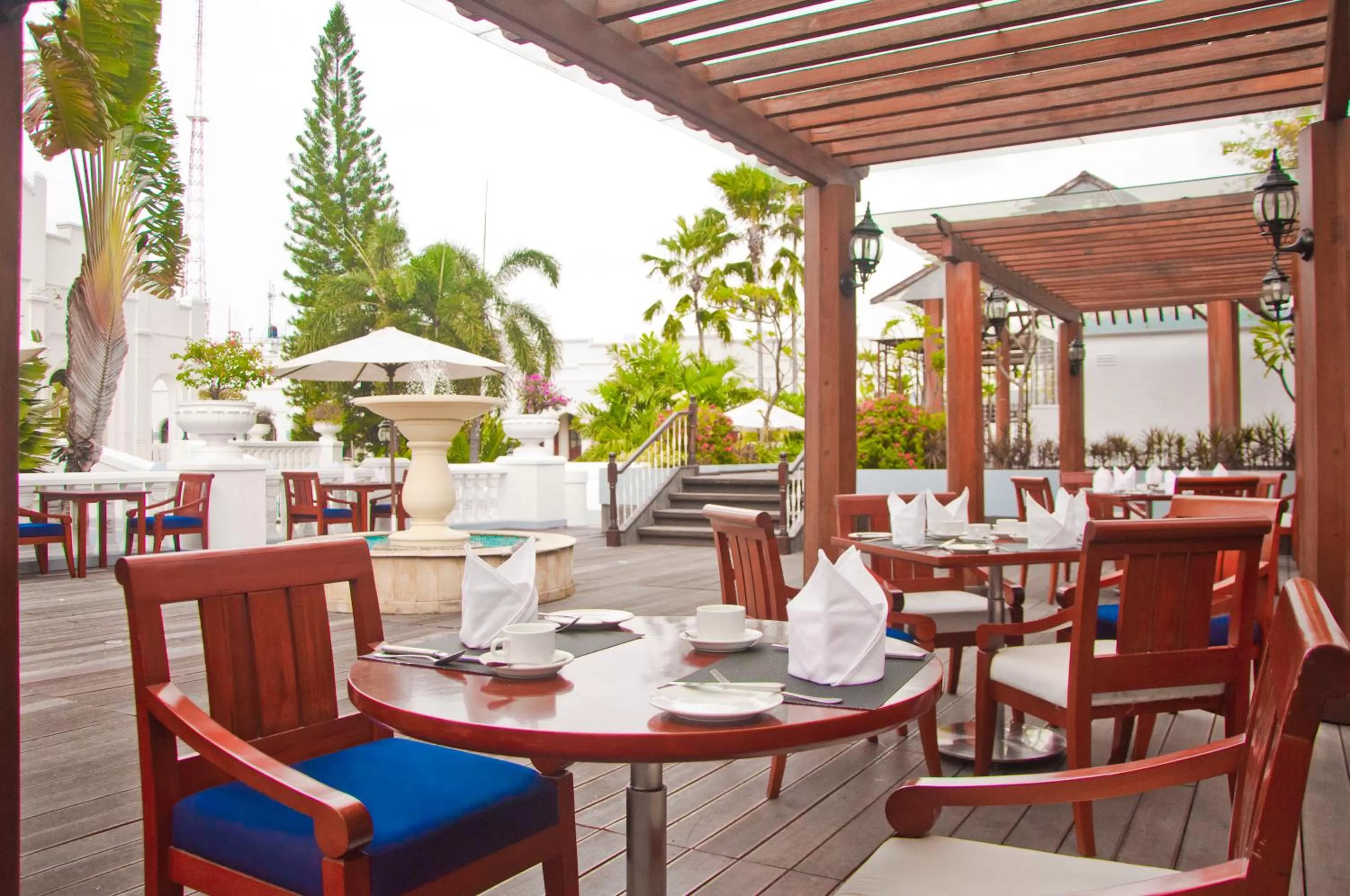 Restaurant/places to eat in Hotel Majapahit Surabaya MGallery