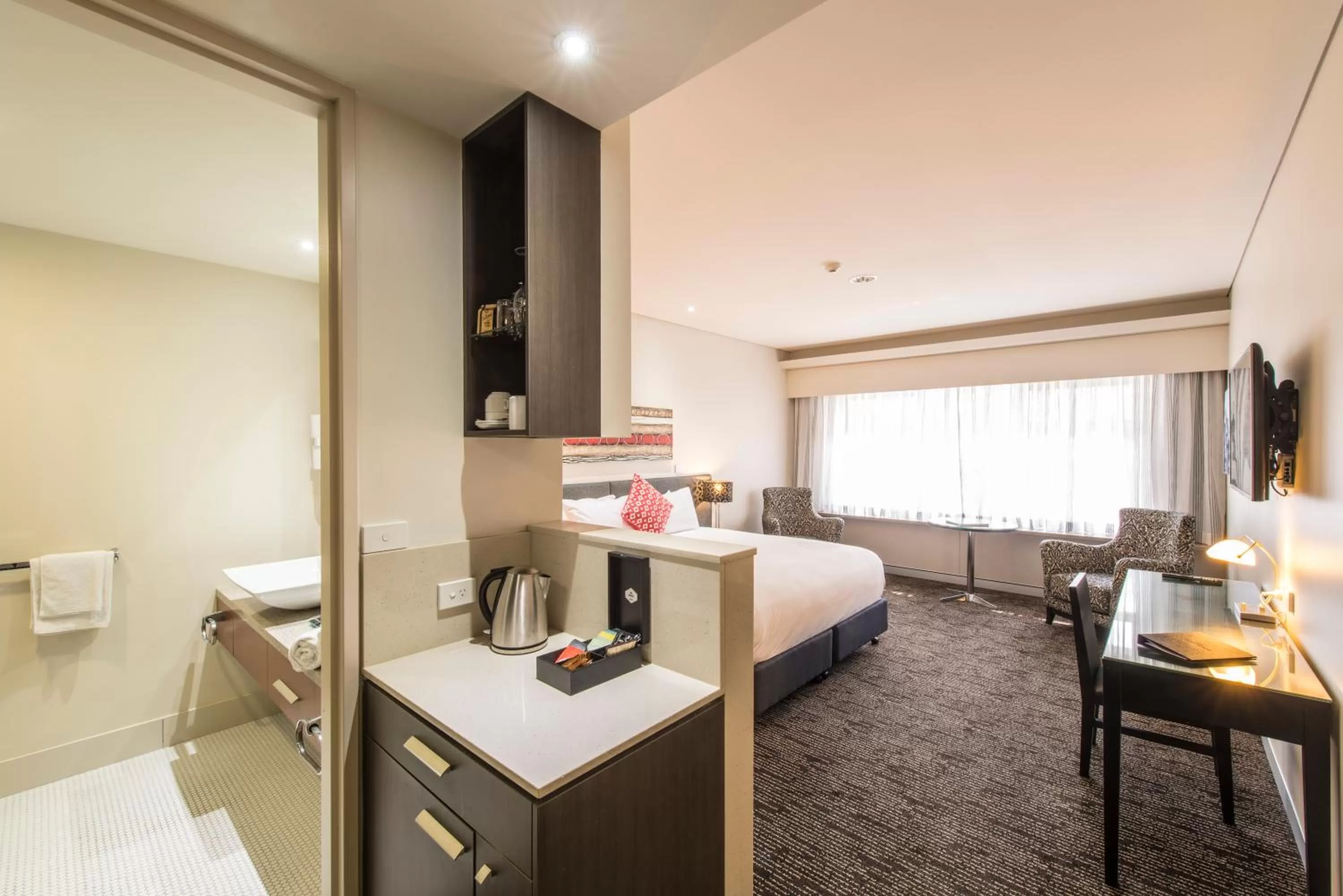 Bed in The Colmslie Hotel