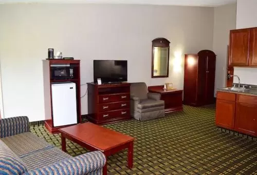 Bed in Baymont by Wyndham Michigan City