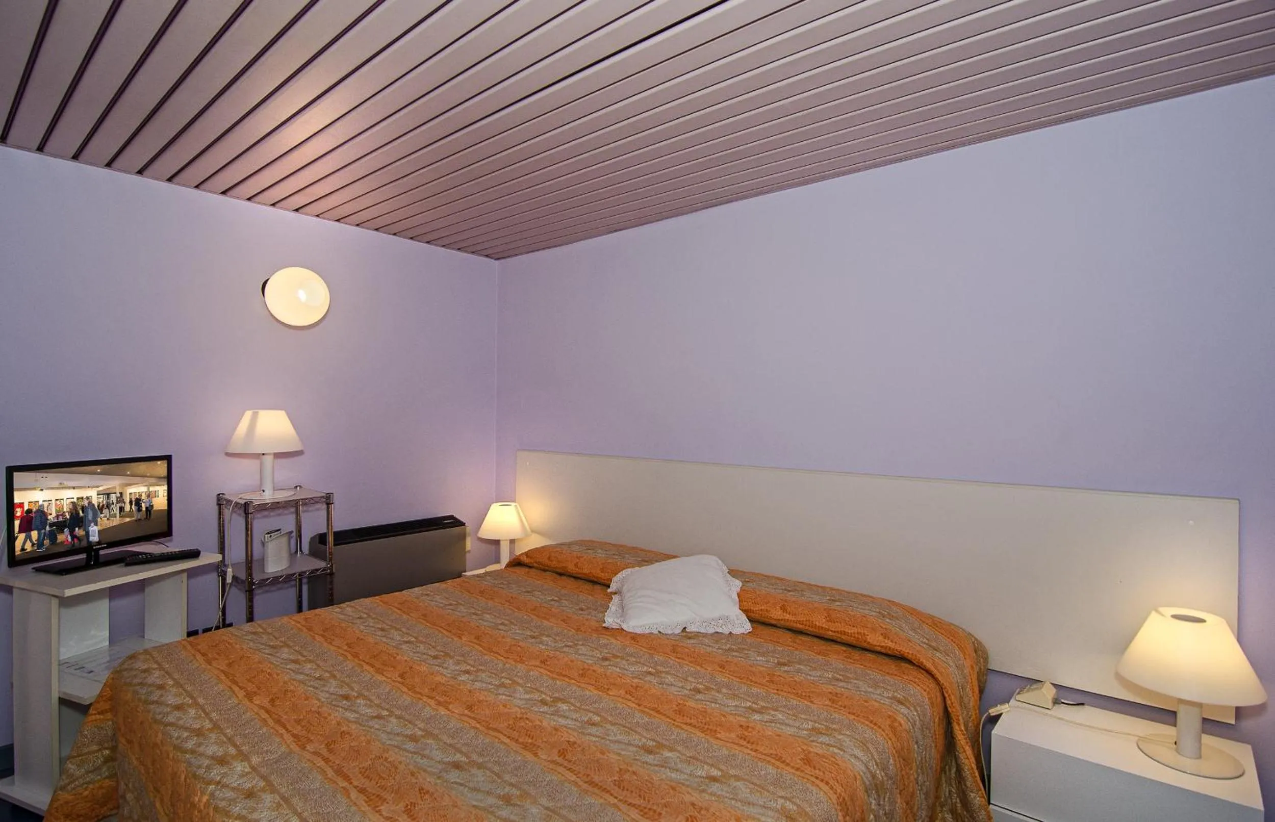 Photo of the whole room, Bed in Hotel Rex