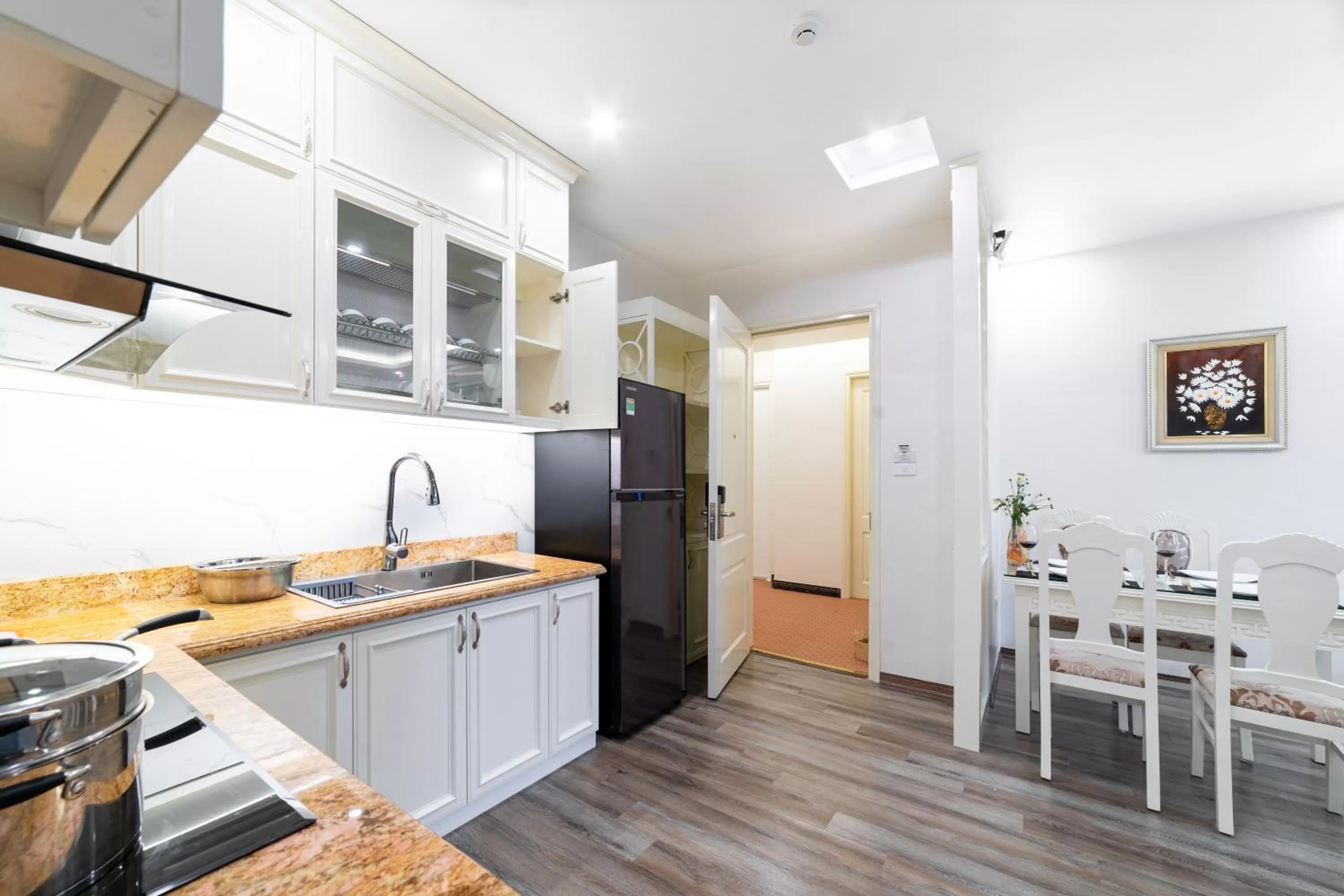 Kitchen or kitchenette in Rosee Apartment Hotel