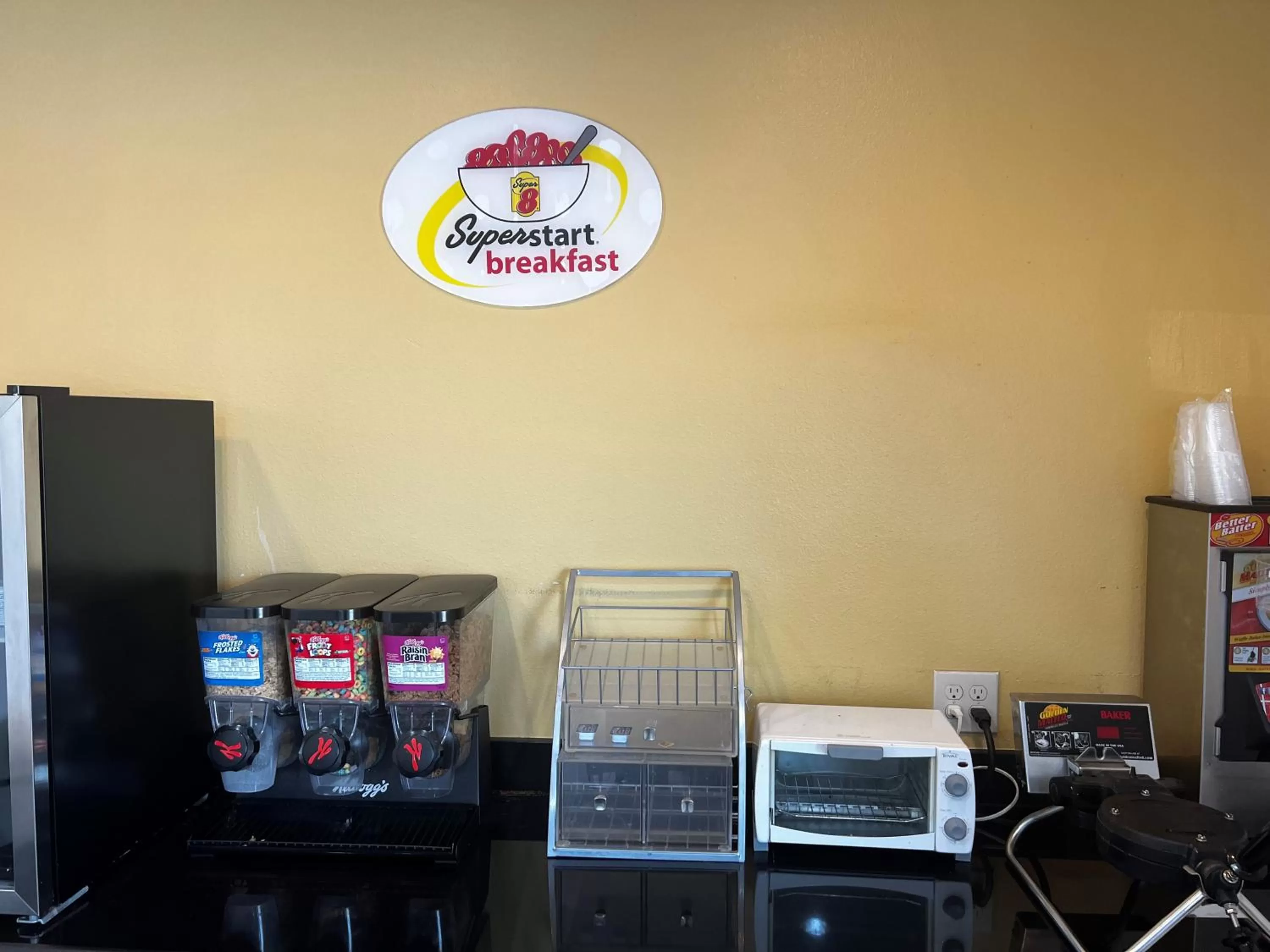 Breakfast in Super 8 by Wyndham Kenedy