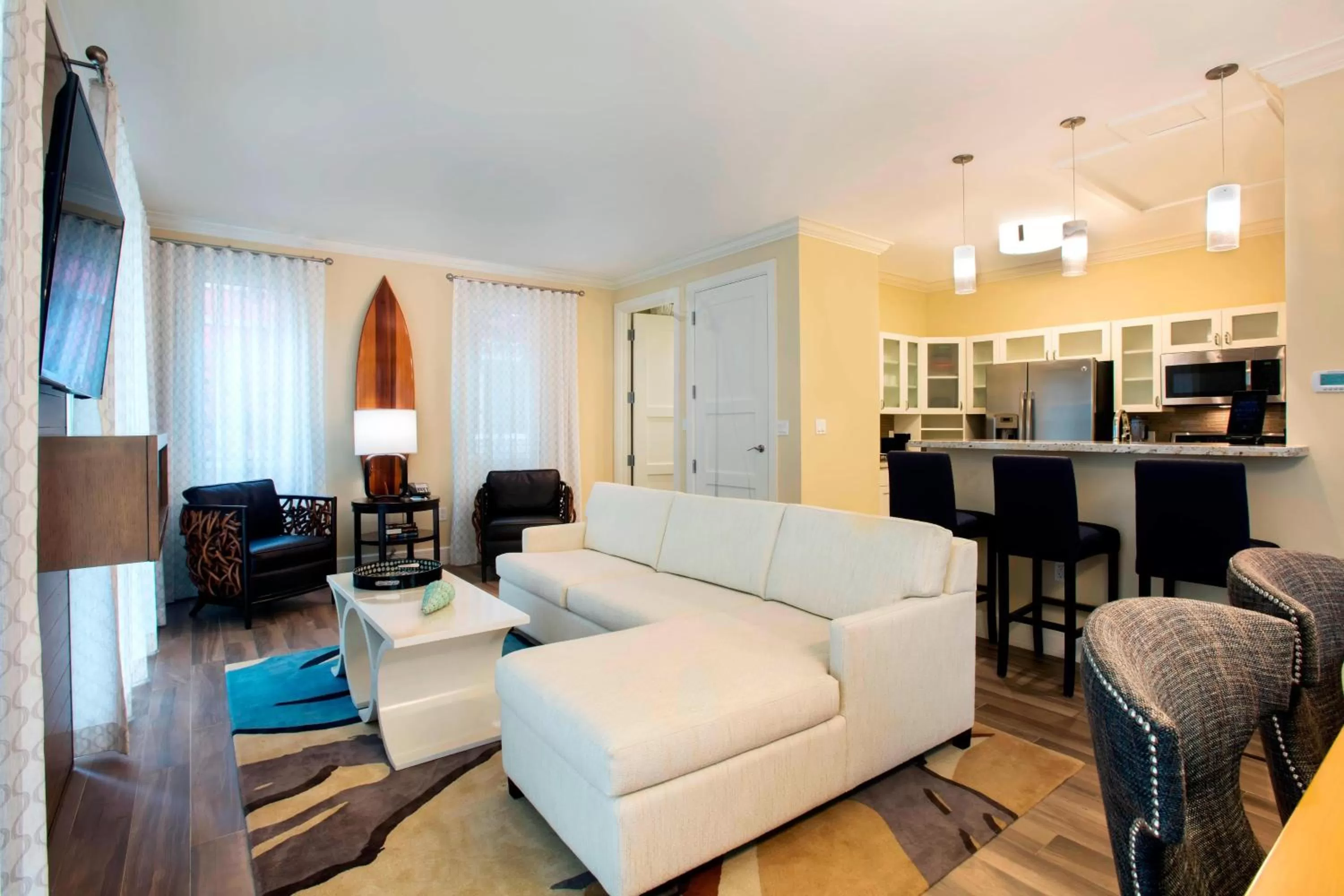 Living room in Playa Largo Resort & Spa, Autograph Collection